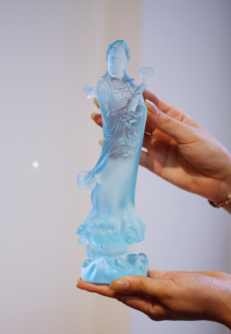 Tượng Quan Âm Như Ý lưu ly xanh ngọc