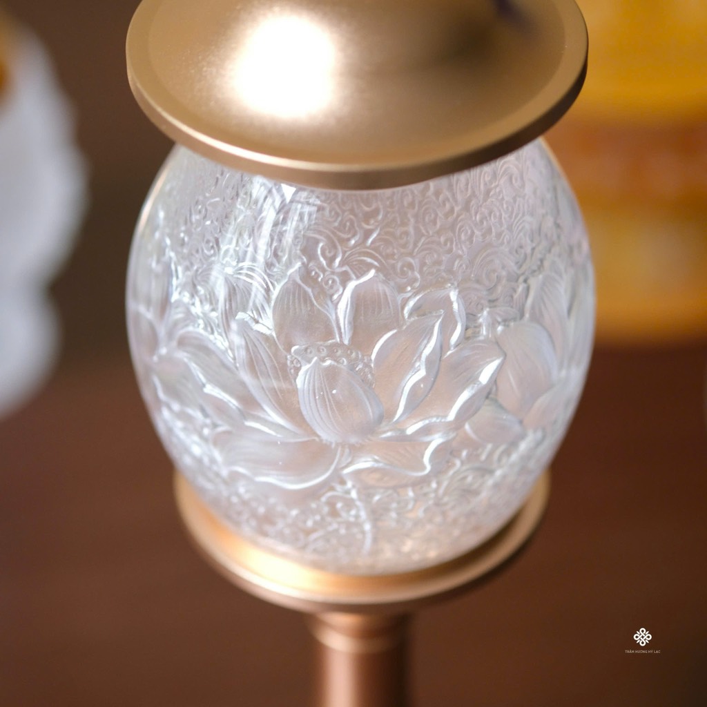 Cặp đèn hoa sen lưu ly trắng