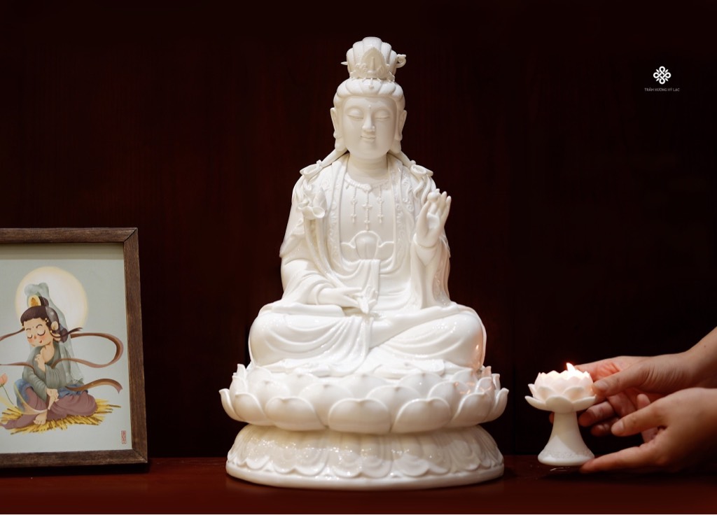 Tượng Bồ tát Quan Âm Liên hoa sứ trắng 41cm