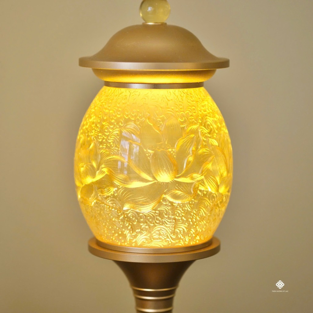 Cặp đèn hoa sen lưu ly vàng
