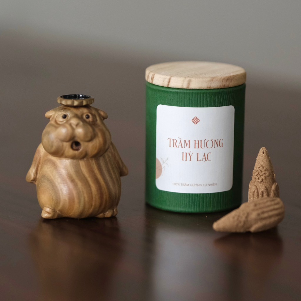 Xông trầm thác khói sóc đất ngổ ngáo gỗ đàn hương