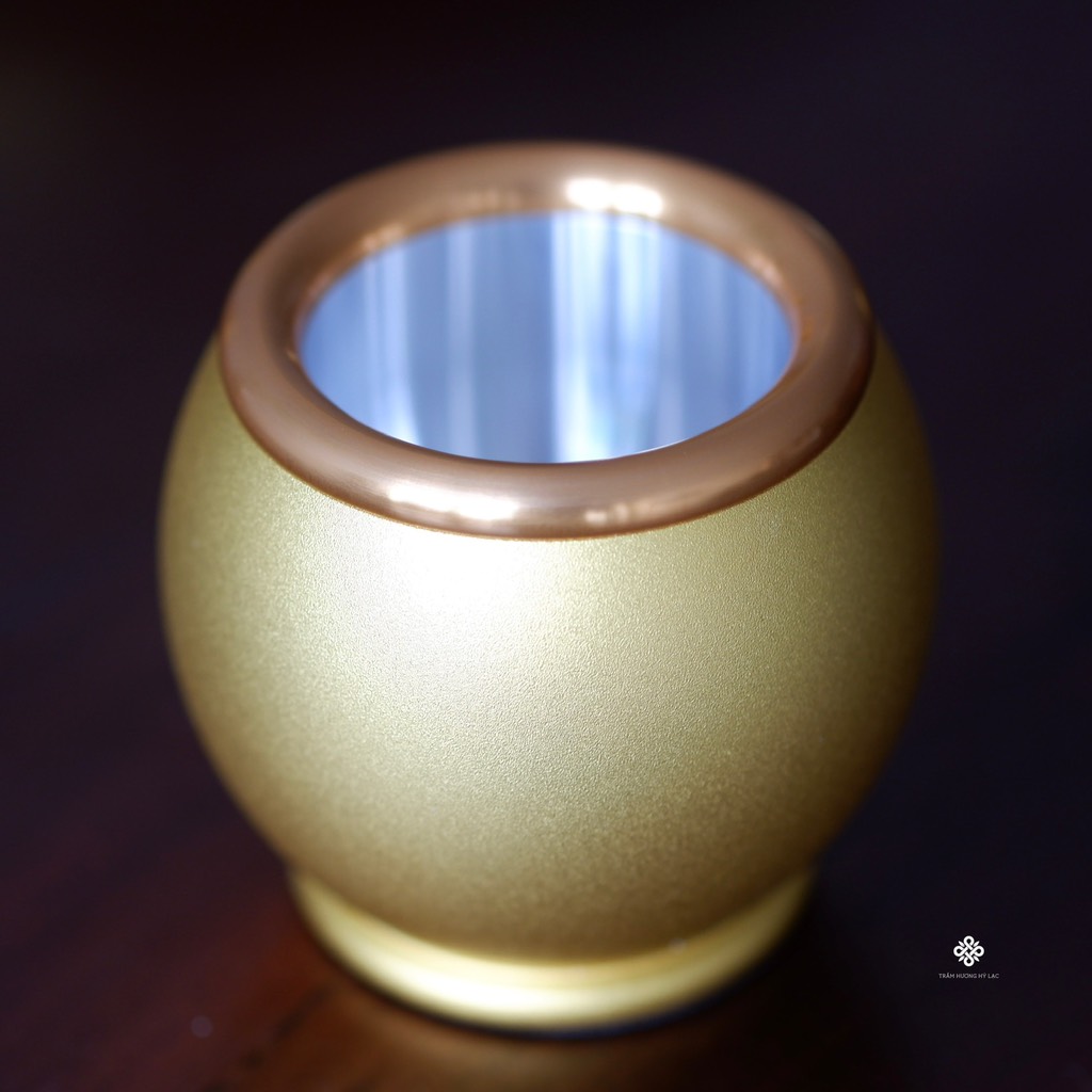 Chén nước đồng vàng