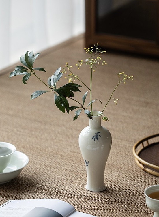 Bình gốm hoa lan vẽ tay dáng chum cao 17.5cm