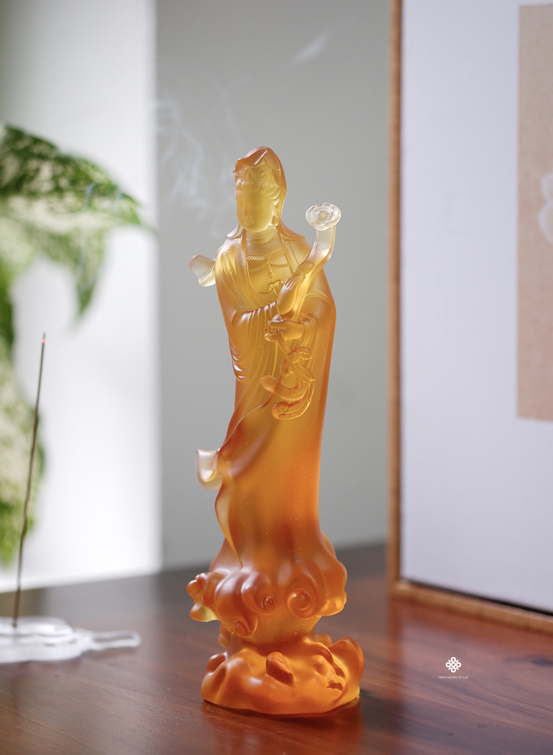 Tượng Quan Âm Như Ý lưu ly vàng