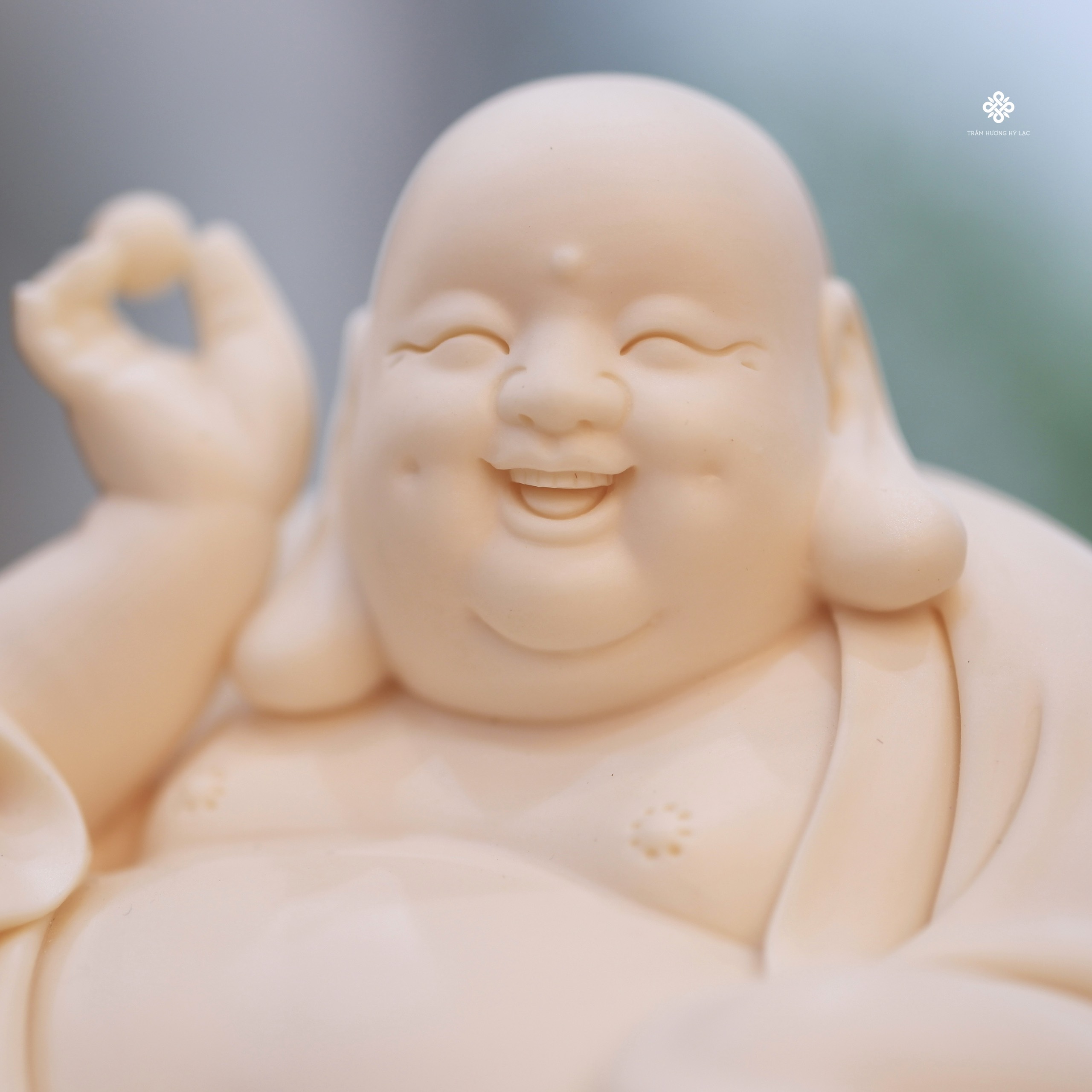 Tượng Đức Phật Di Lặc cầm ngọc như ý sứ thấu quang