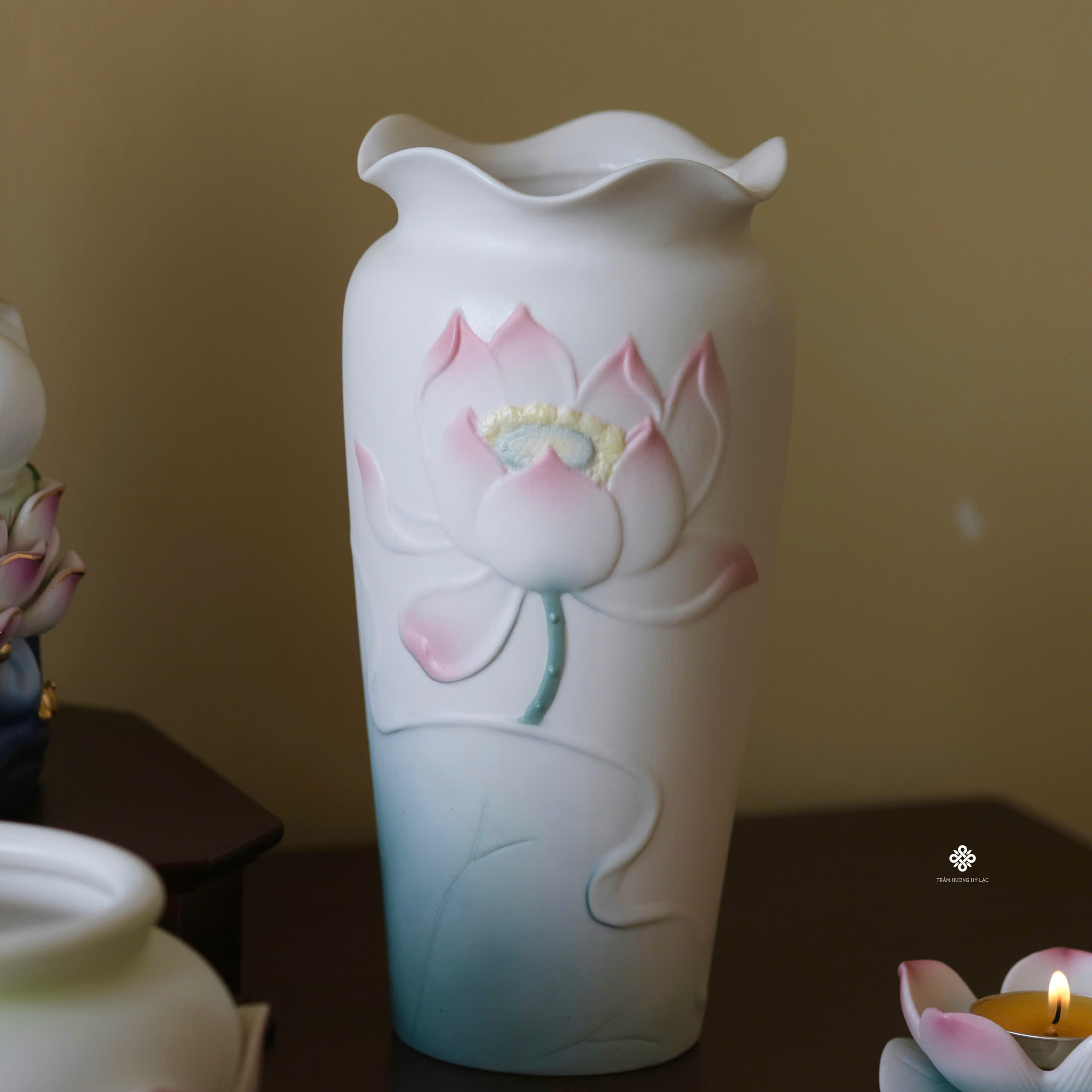 Bình hoa sen sứ màu