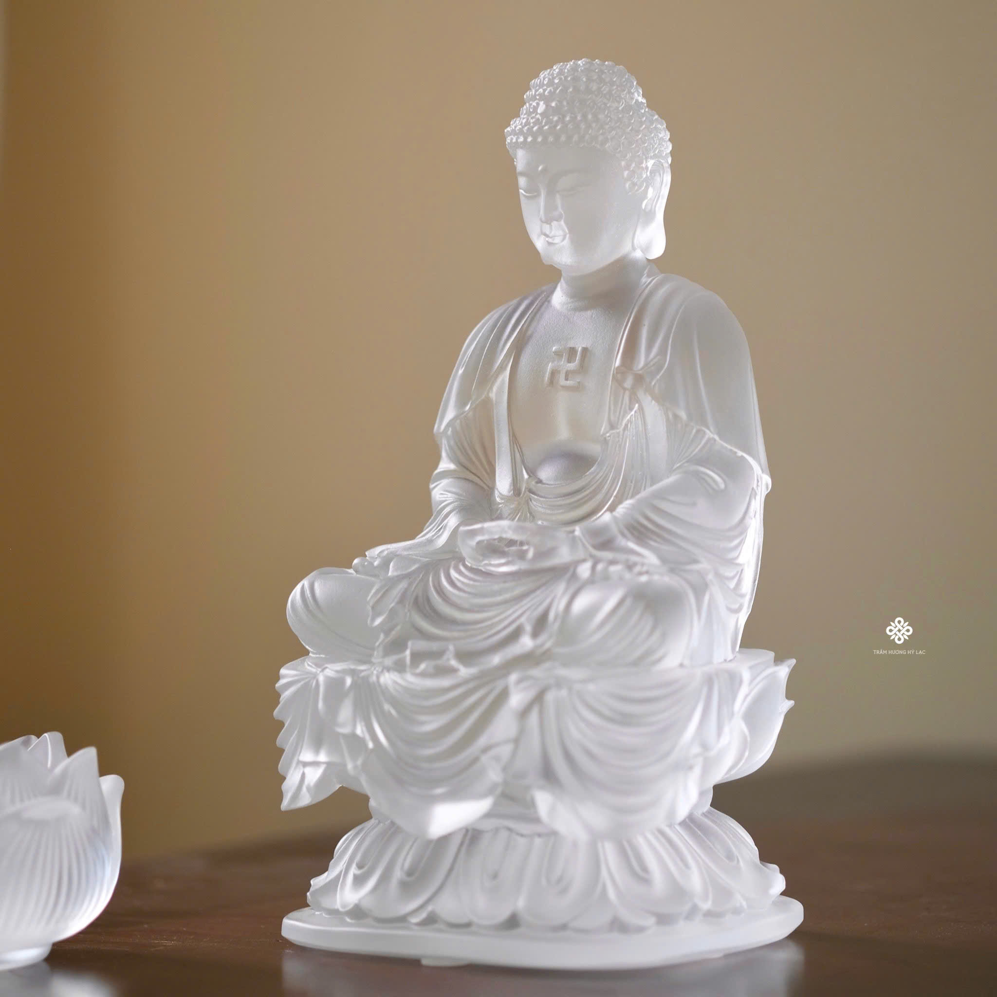 Tượng Đức Phật A Di Đà lưu ly trắng 19cm