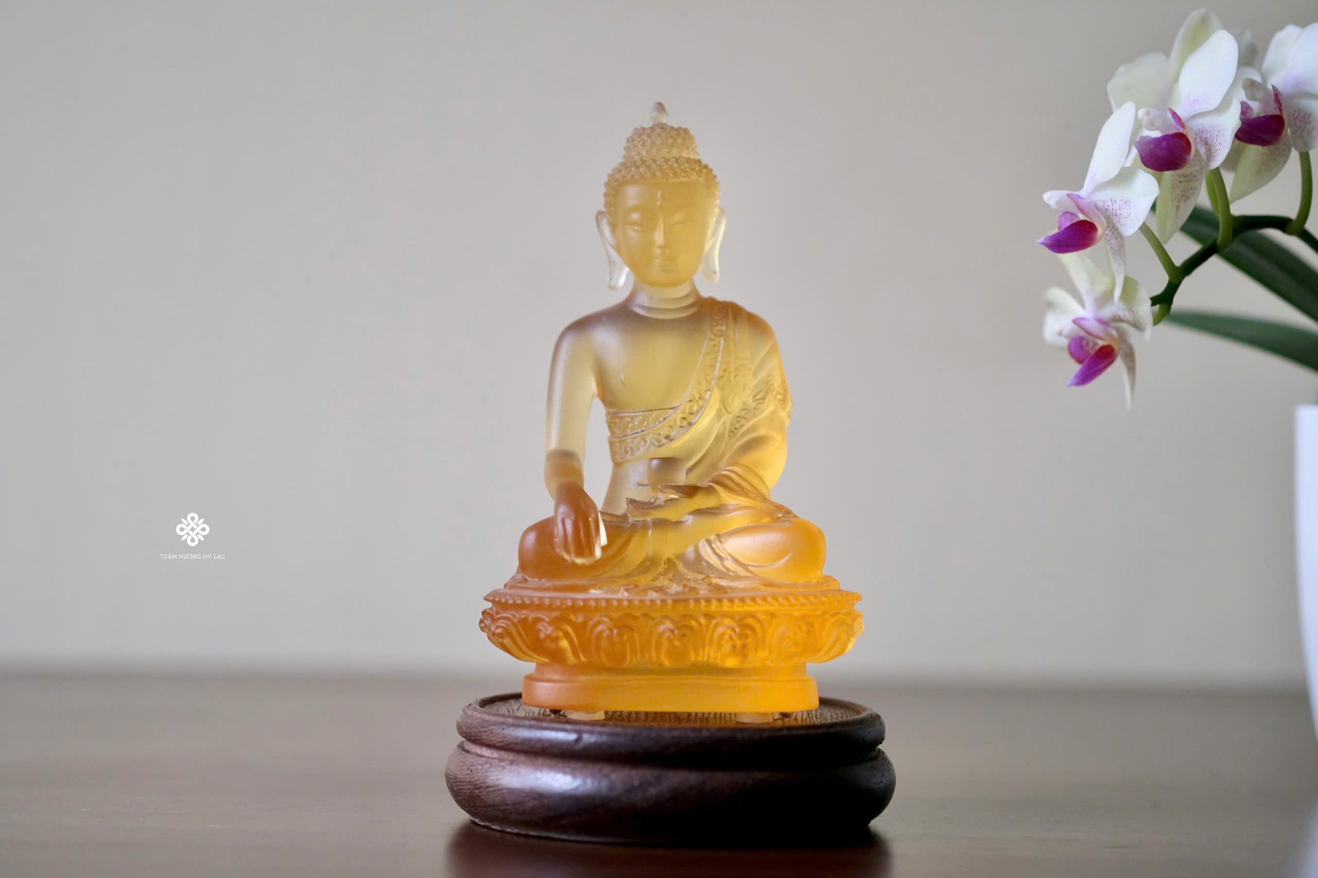 Tượng Đức Phật Thích Ca lưu ly vàng 12cm