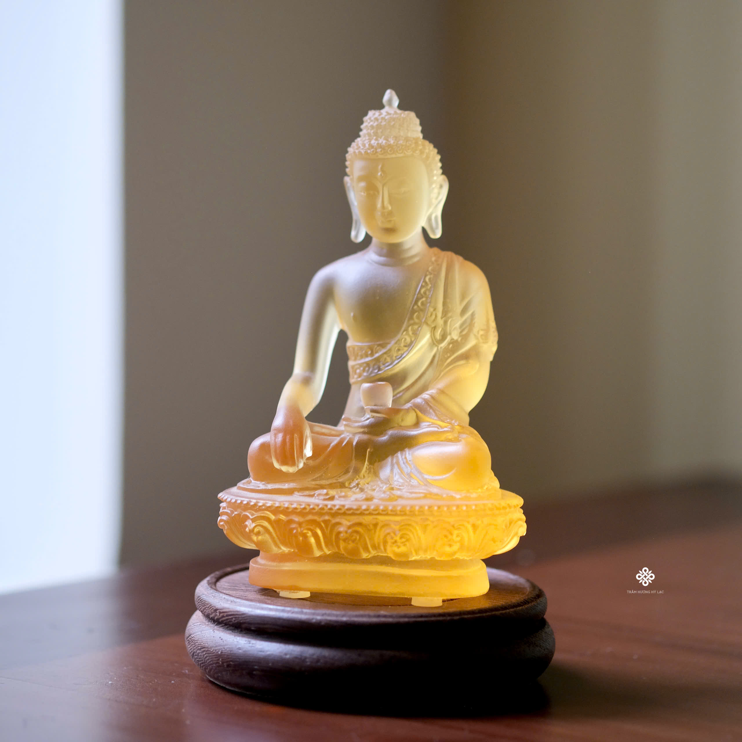 Tượng Đức Phật Thích Ca lưu ly vàng 12cm