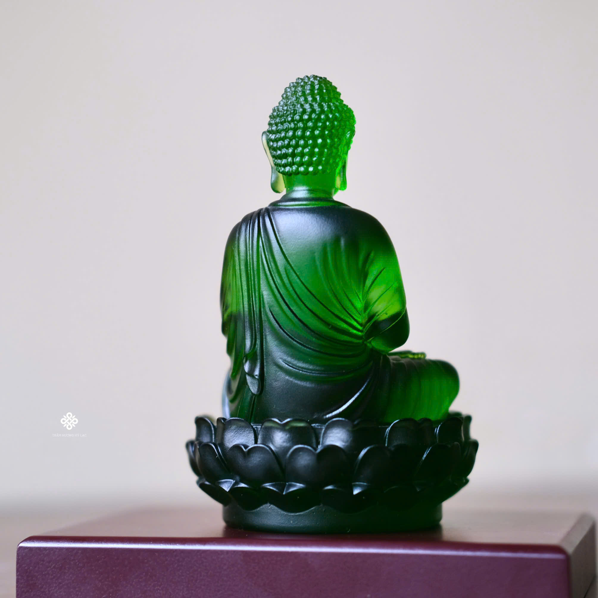 Tượng Đức Phật Dược Sư cầm bảo tháp lưu ly xanh lá 12.5cm