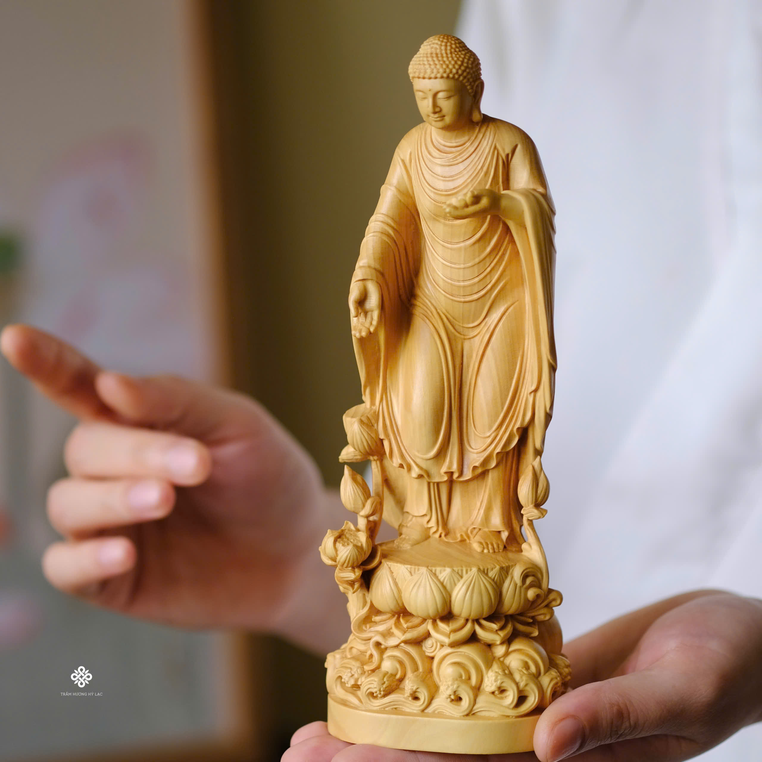 Tượng Phật A Di Đà tiếp dẫn gỗ hoàng dương lá nhỏ