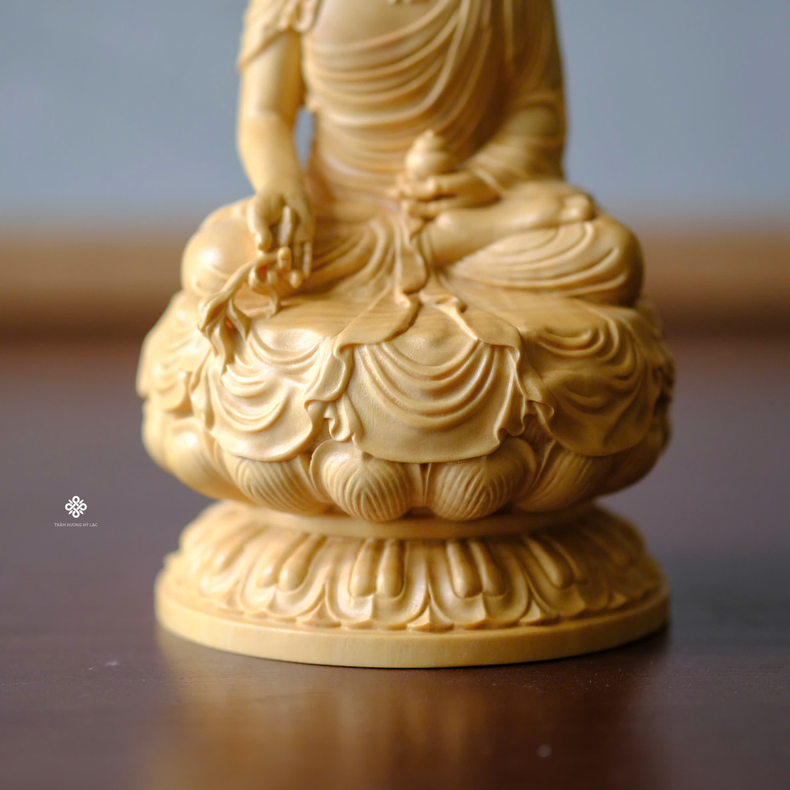 Tượng Phật Dược Sư từ hoà gỗ hoàng dương lá nhỏ