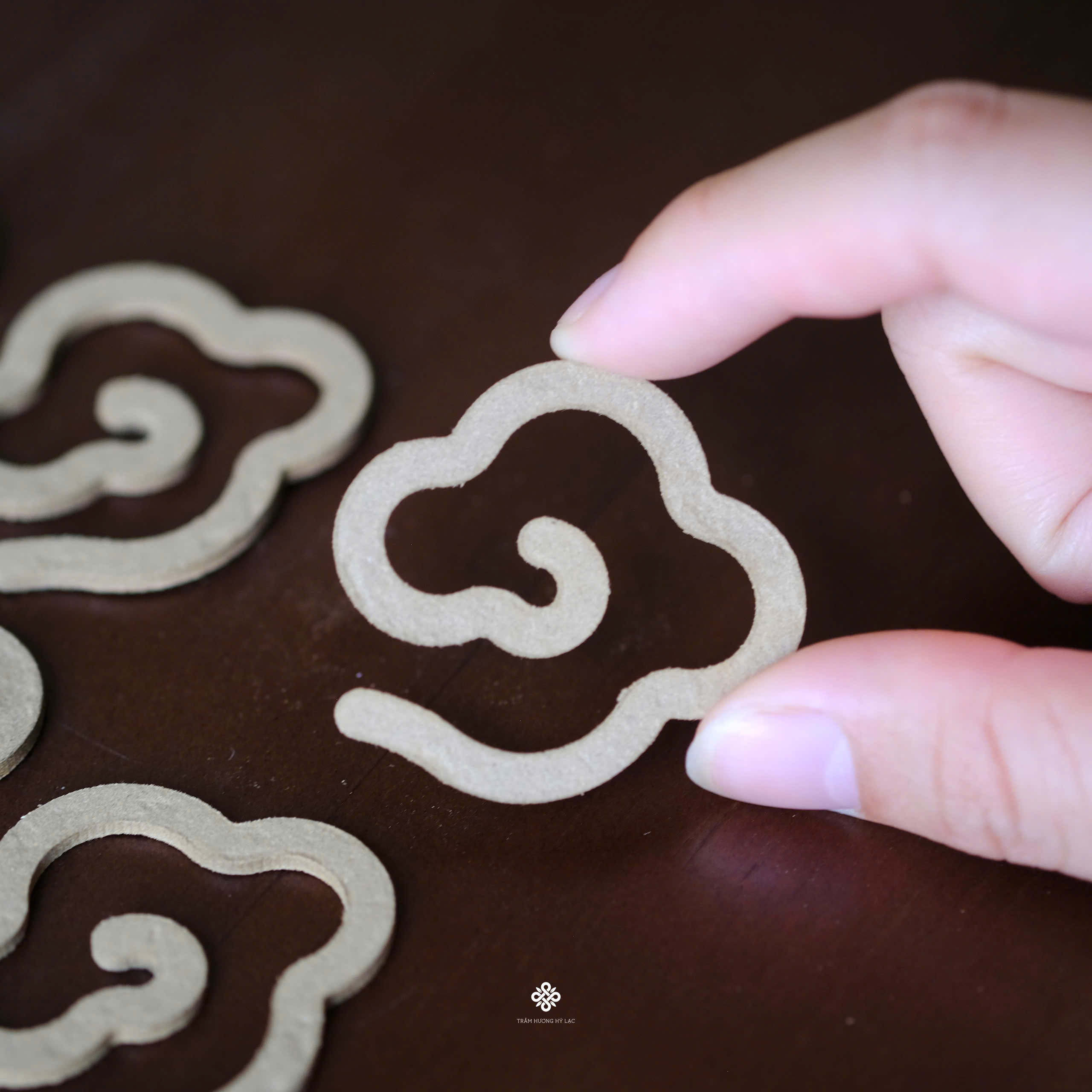 Trầm mây Hỷ Lạc thượng hạng 15 vòng