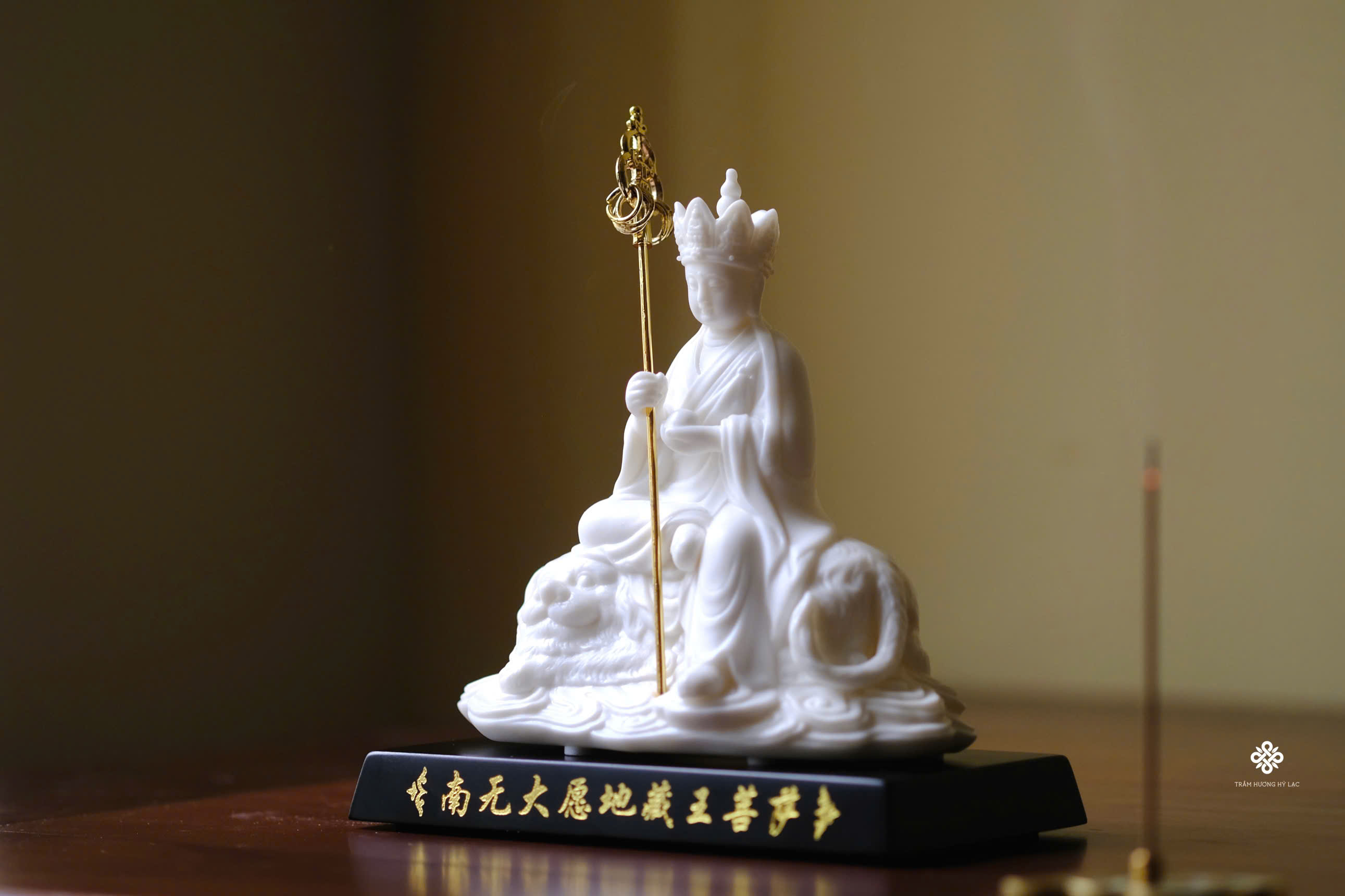 Tượng Địa Tạng Bồ tát cưỡi Đế Thính sứ trắng mini