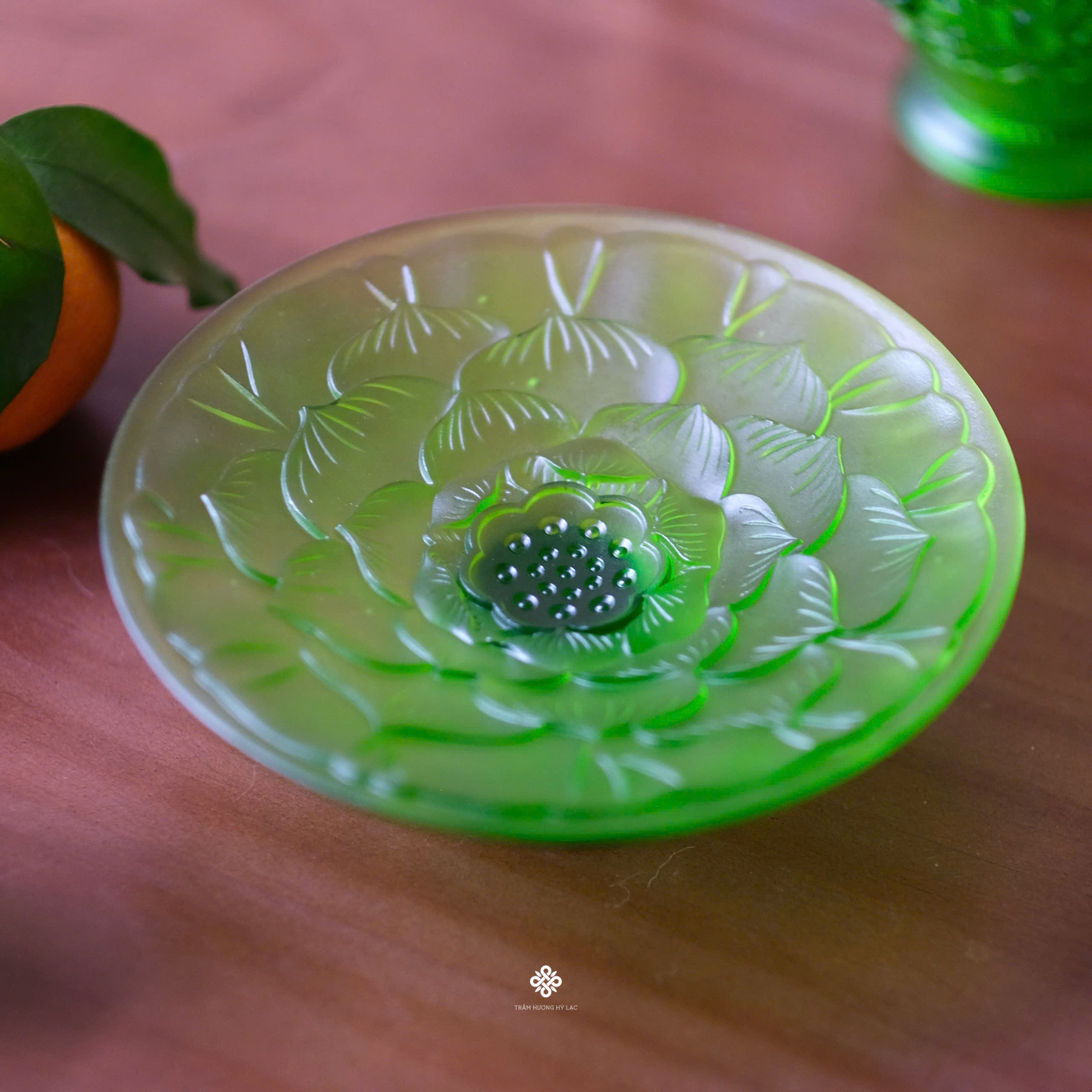 Đĩa bồng hoa sen lưu ly xanh lá