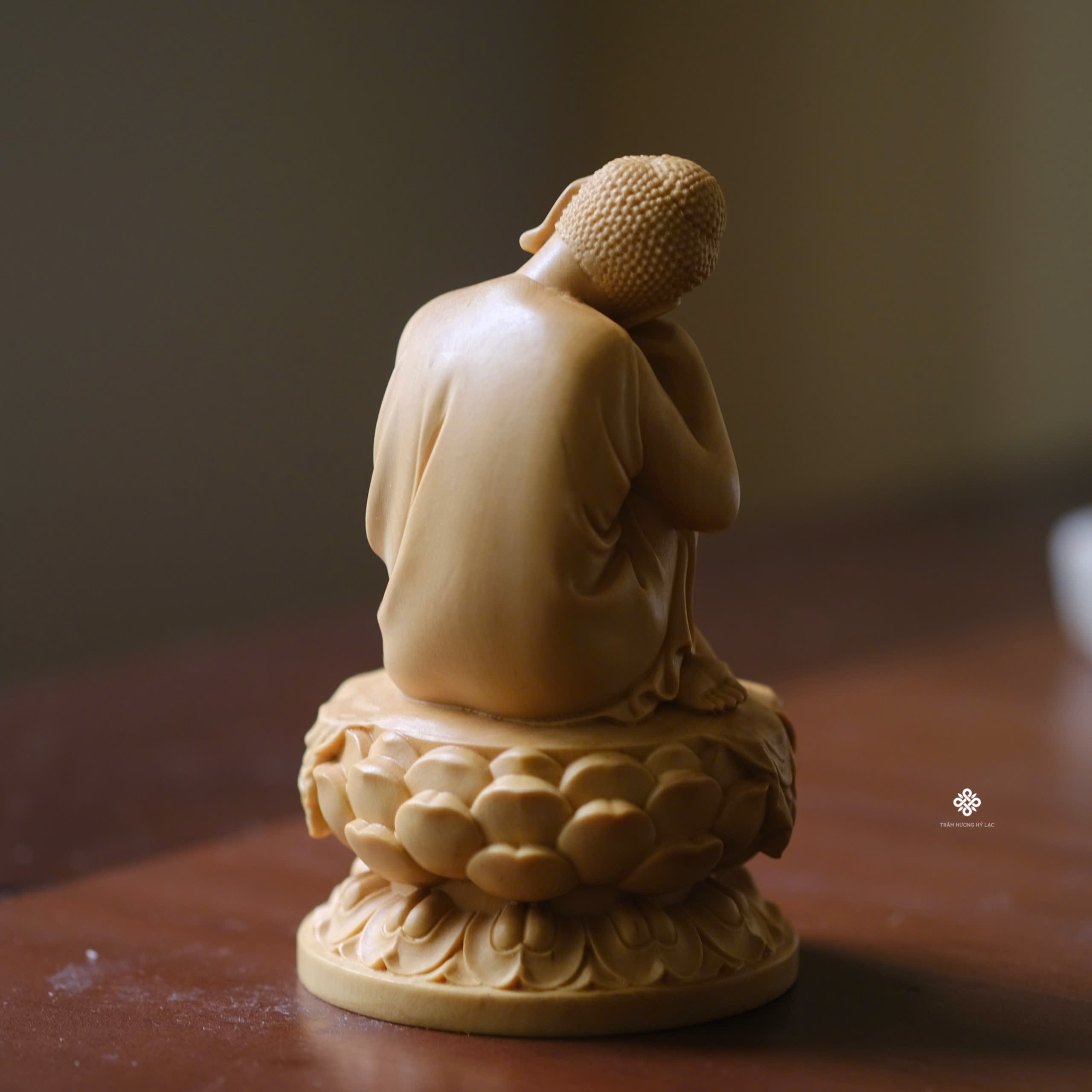 Tượng Phật an nhiên gỗ hoàng dương lá nhỏ 10cm