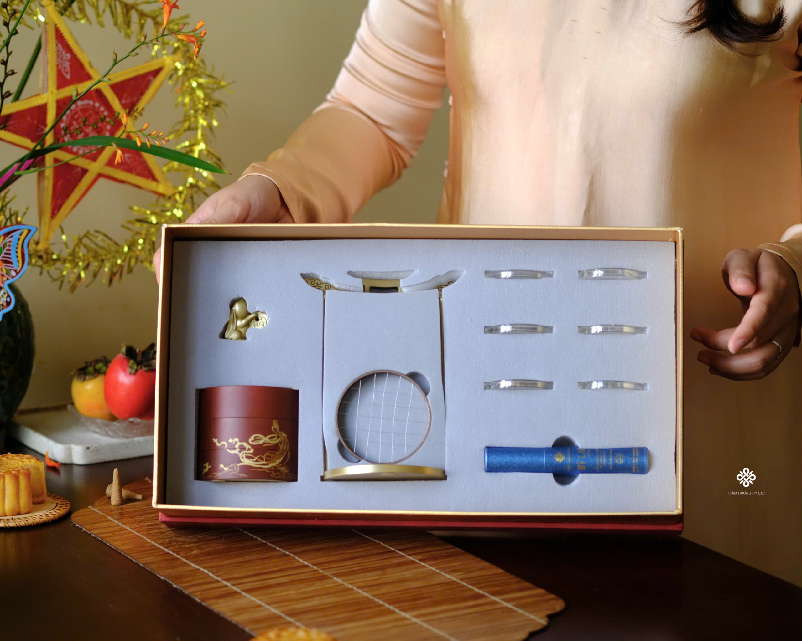 Bộ quà tặng thưởng trầm Nguyệt Viên
