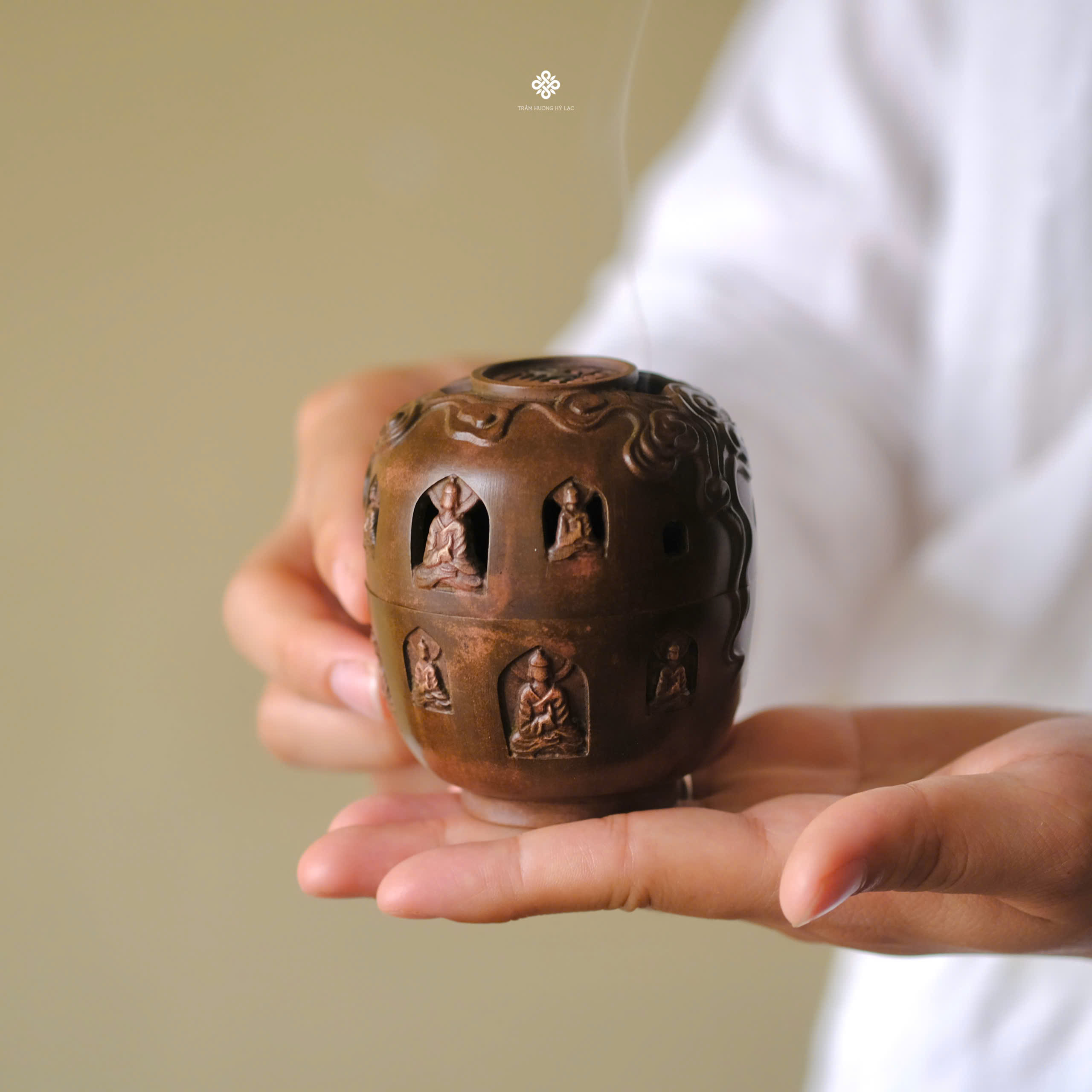 Lư đồng lối vào thiền môn nhỏ - nâu