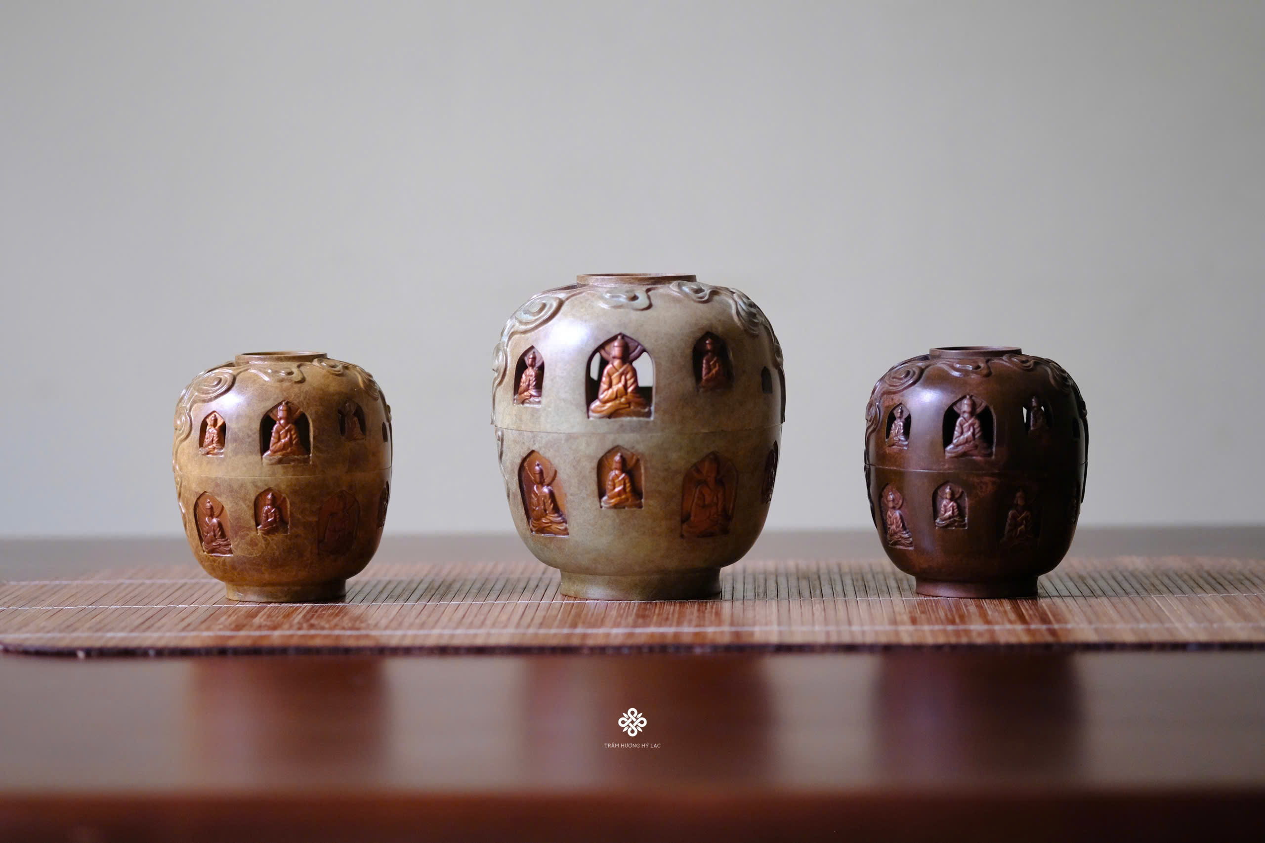Lư đồng lối vào thiền môn nhỏ - nâu