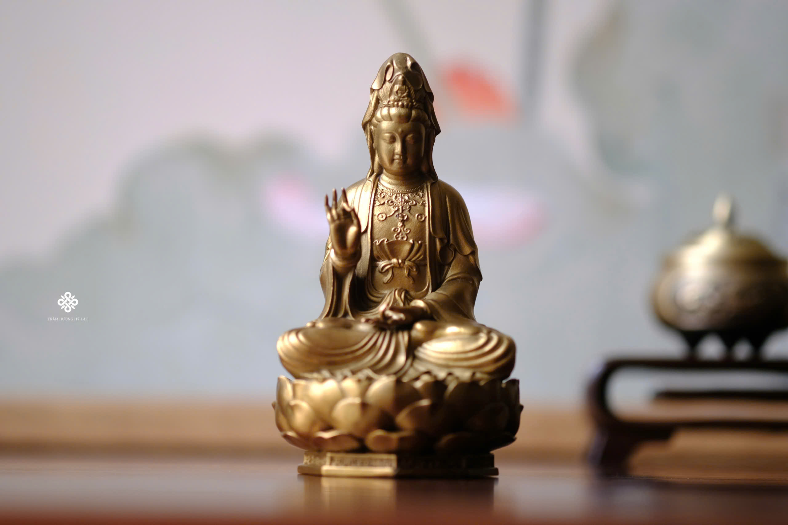 Tượng Quan Âm Bồ tát đồng vàng 11.5cm