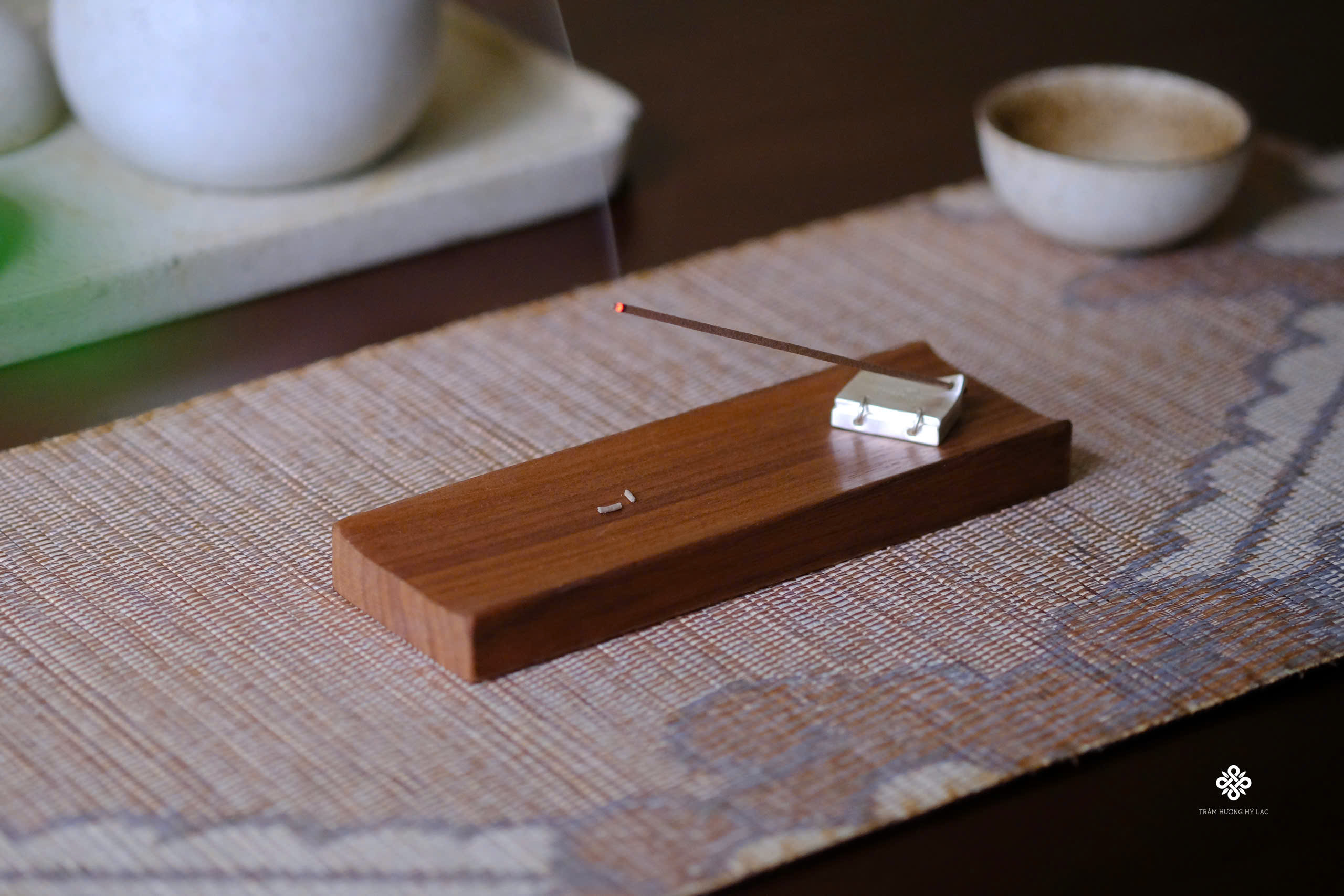 Khay gỗ xông trầm thư hương