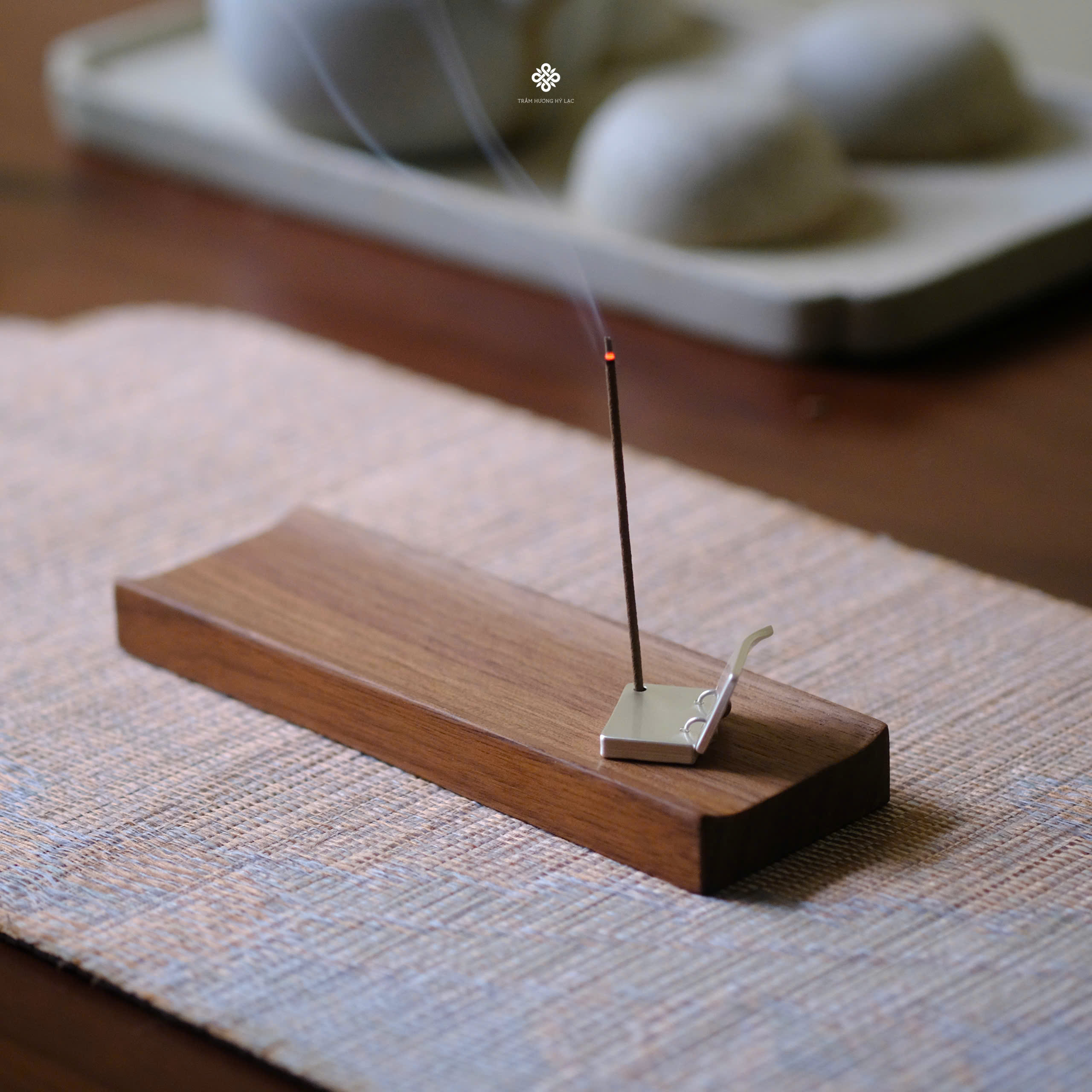 Khay gỗ xông trầm thư hương