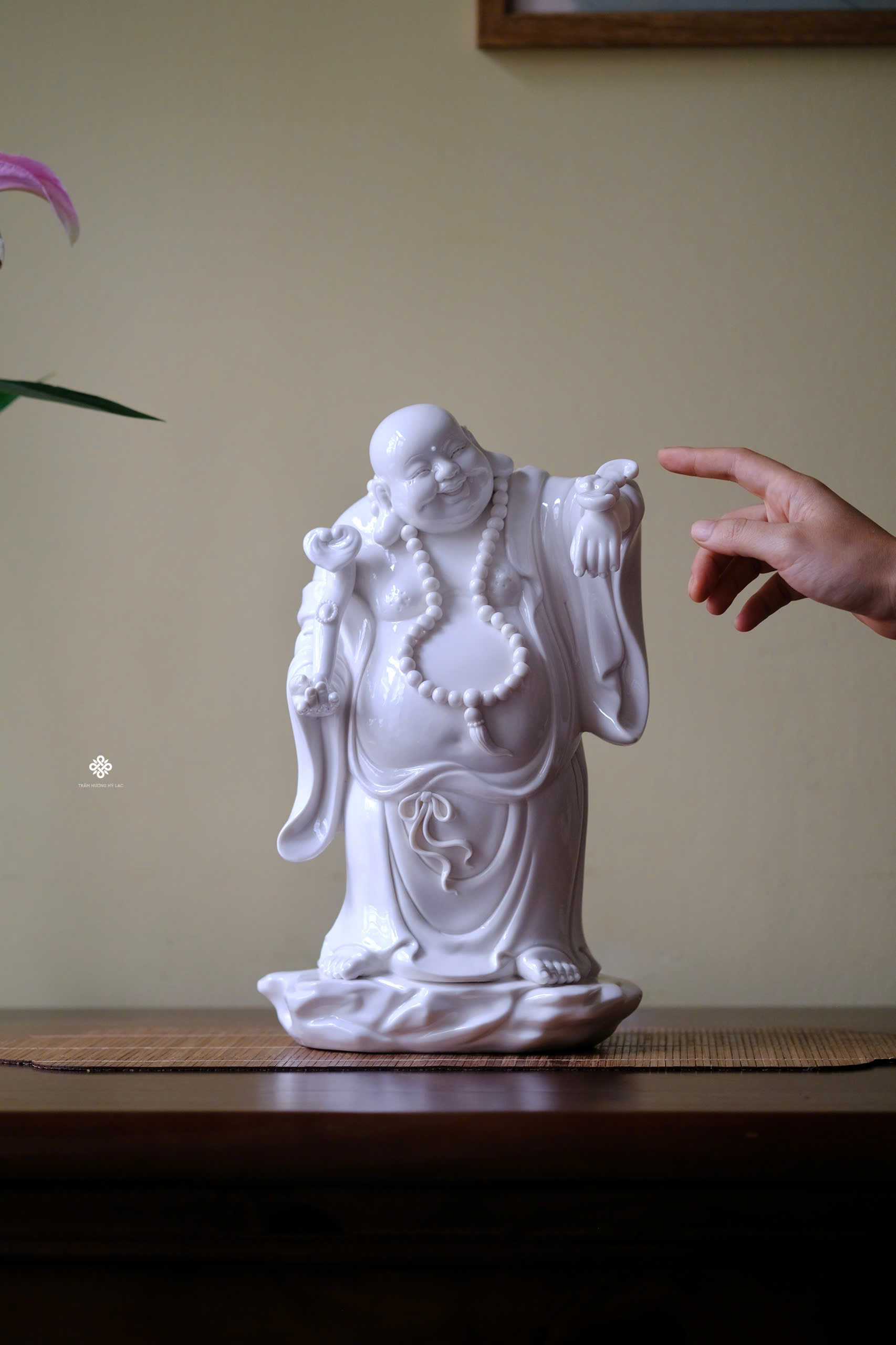 Tượng Đức Phật Di Lặc phúc hỷ sứ trắng
