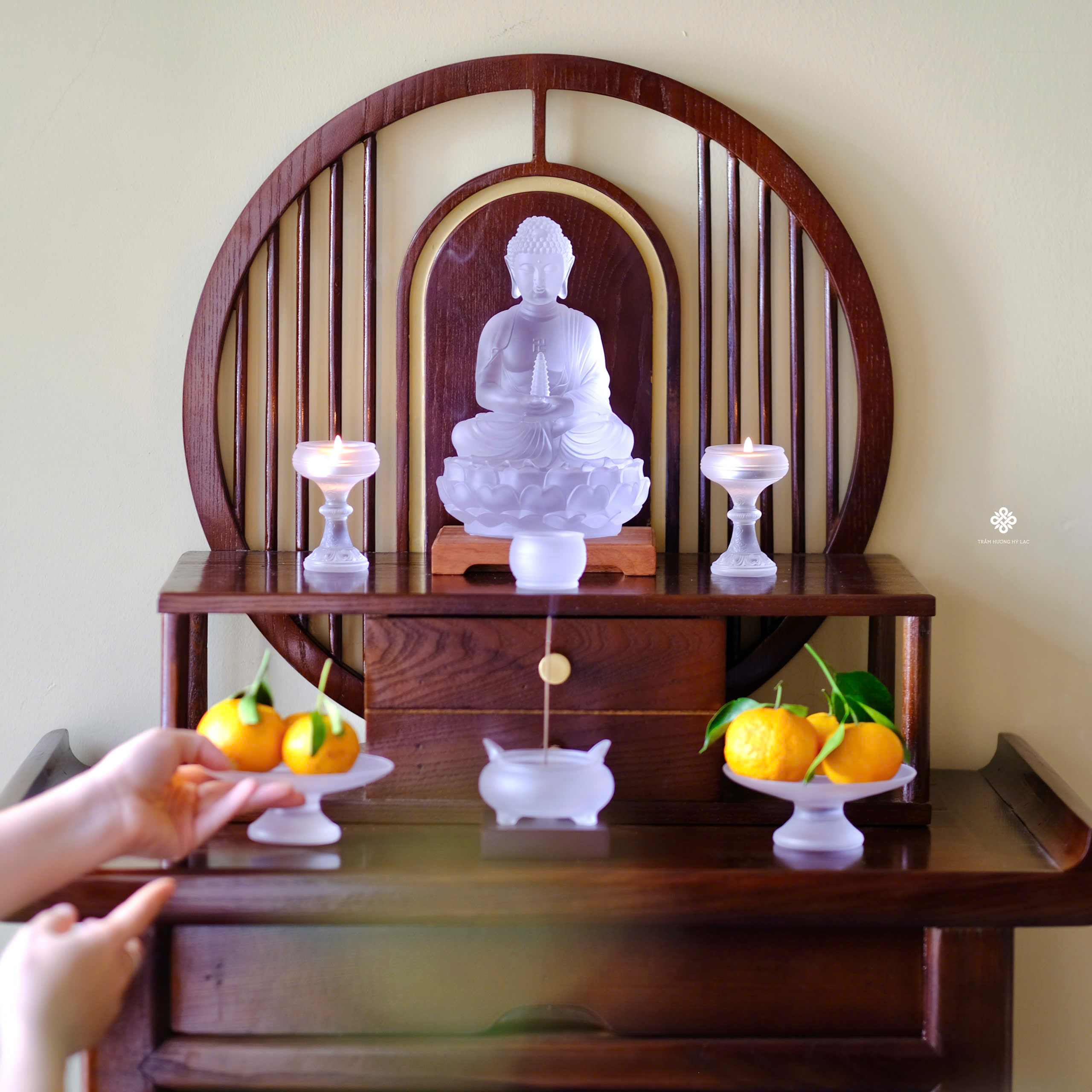 Ban thờ lưu ly trắng nhỏ