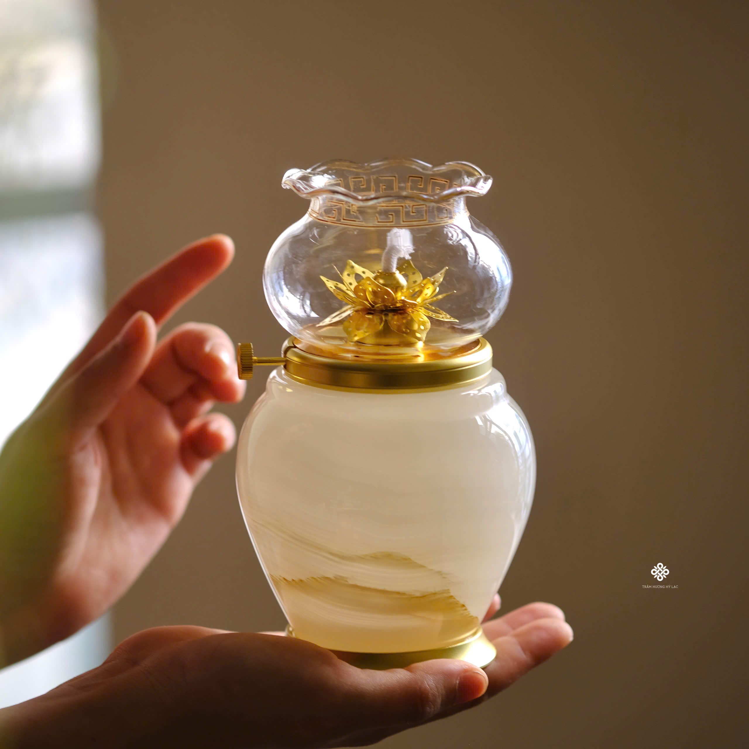 Đèn dầu ngọc bích xanh