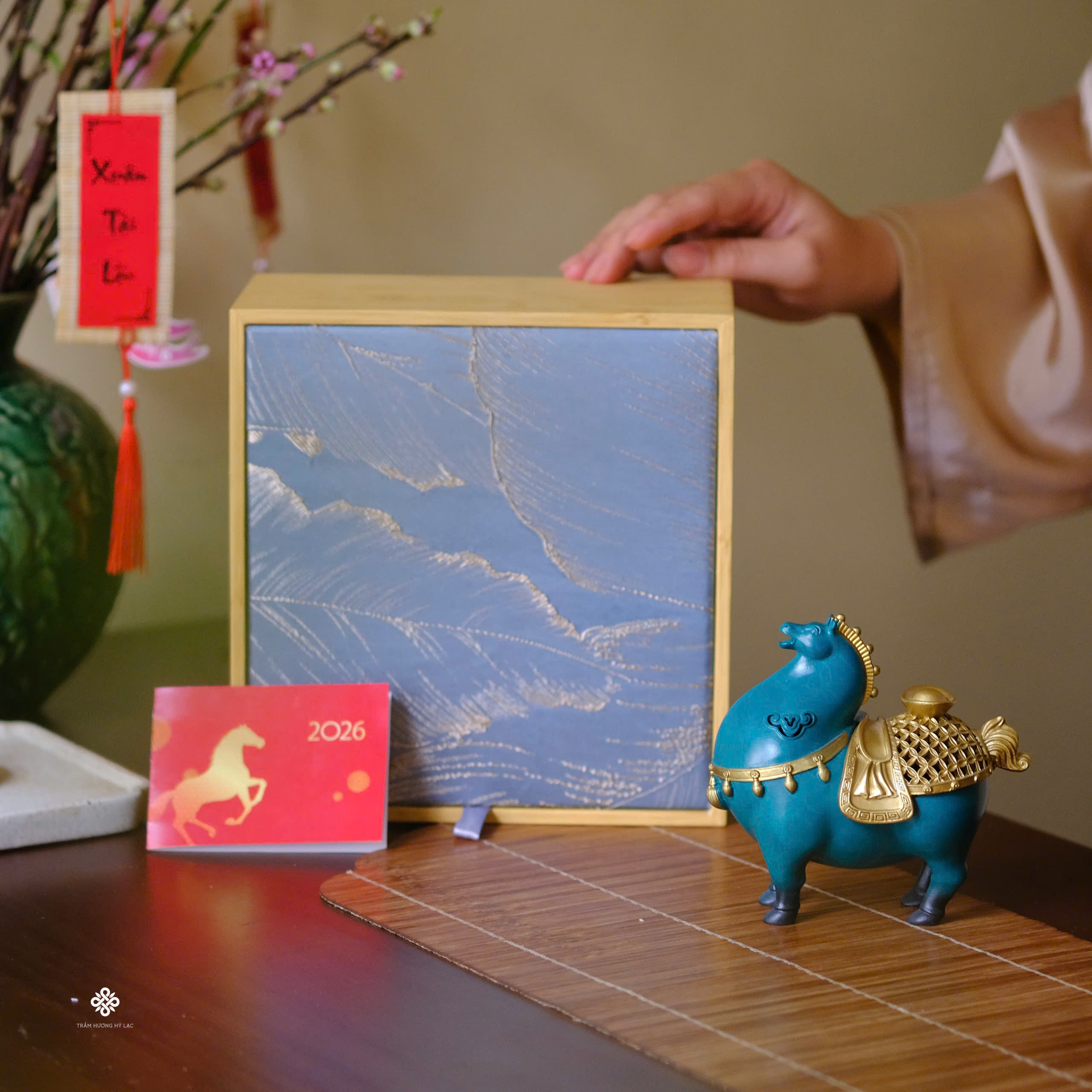 Bộ quà tặng thưởng trầm Lộc Mã