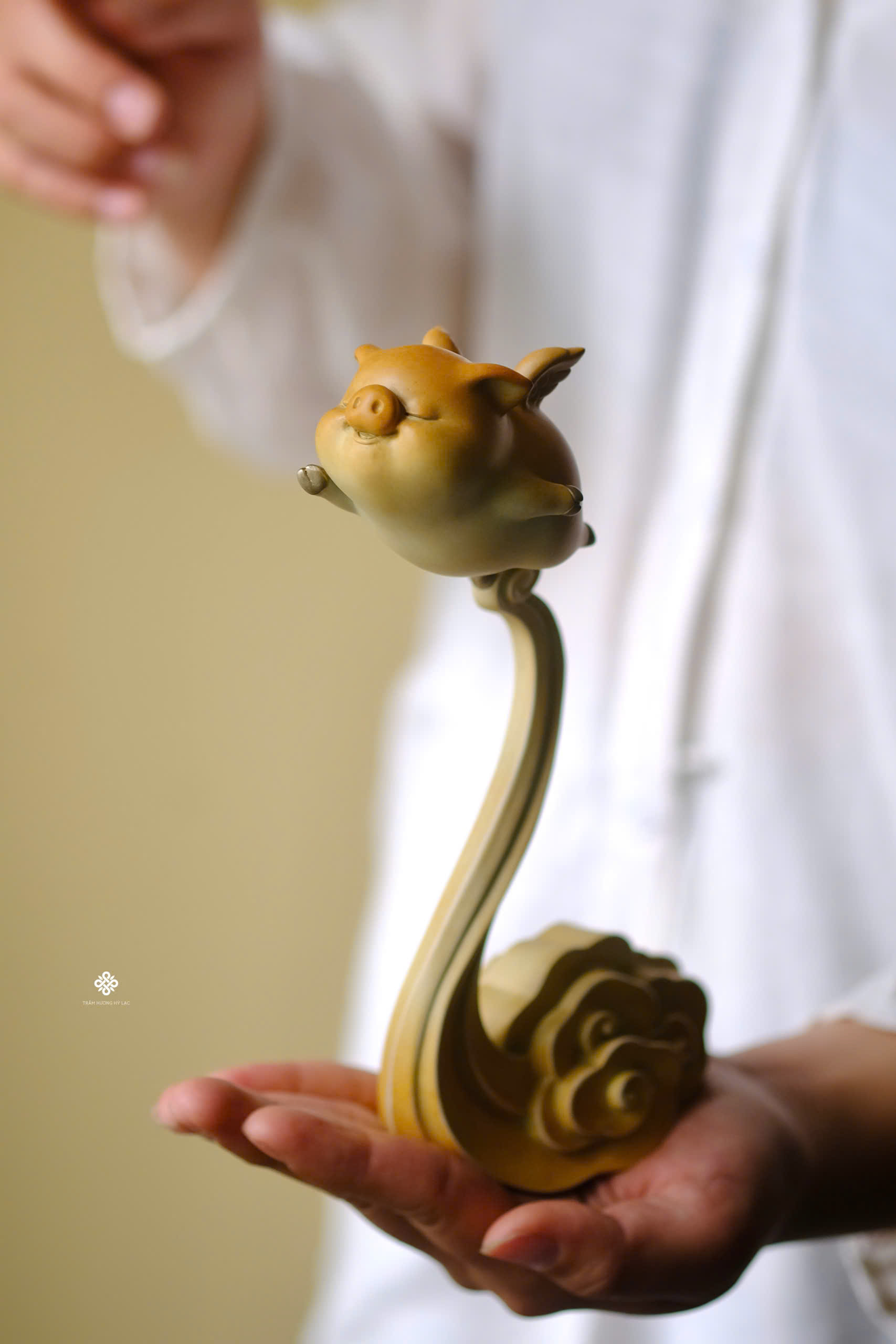 Tượng đồng phúc hợi vân du