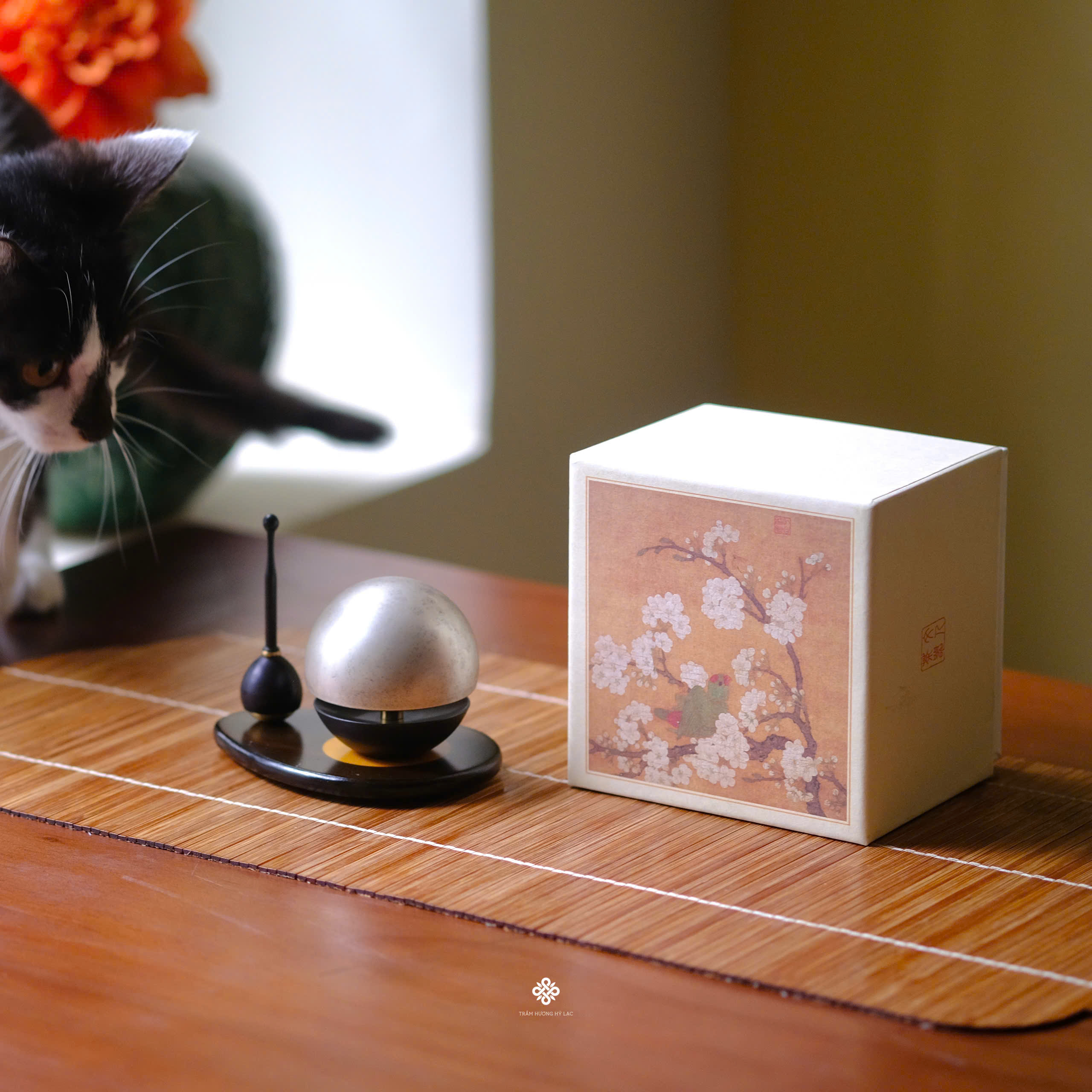 Chuông đồng Nhật Bản ngọc hưởng âm xám khói 5.4cm