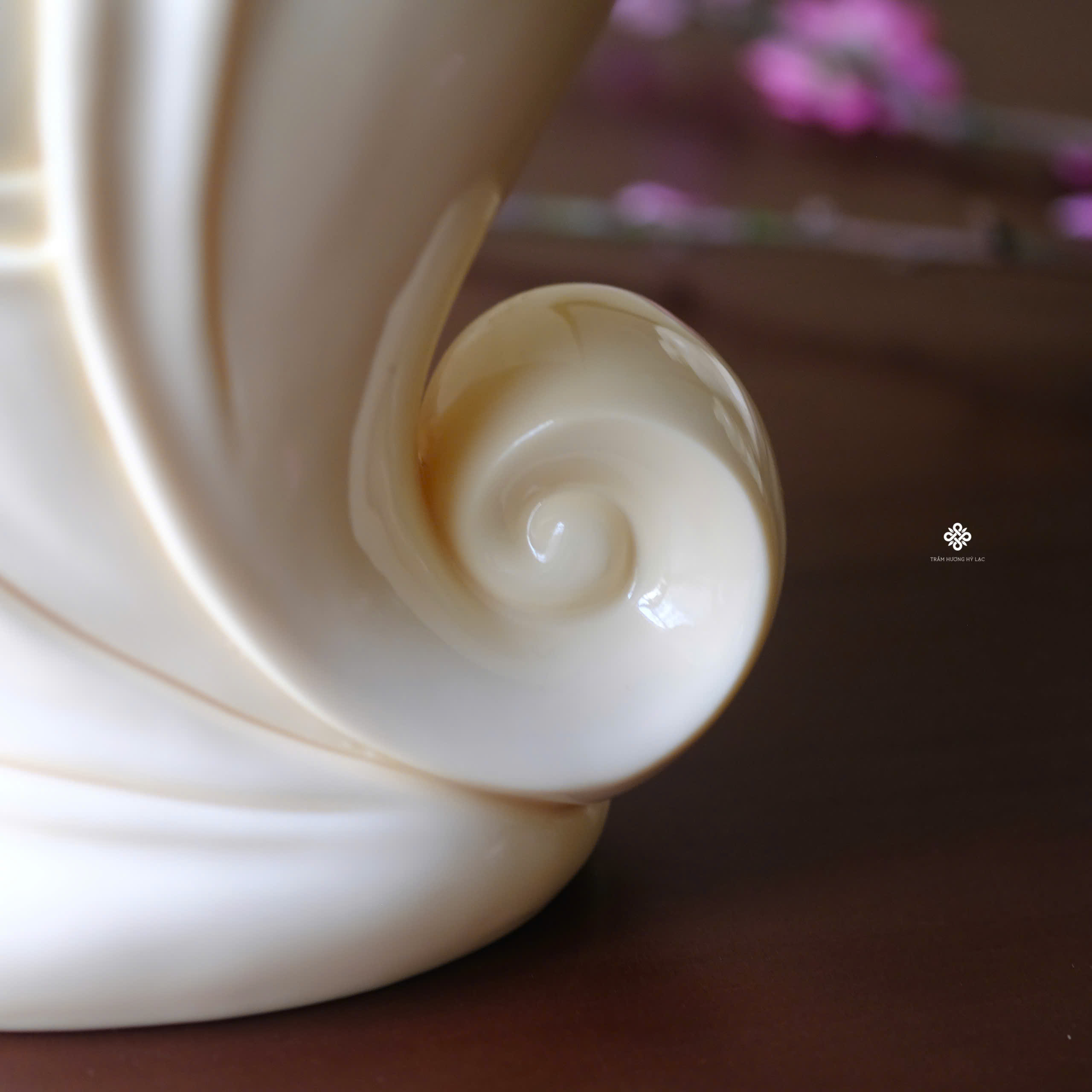 Tượng Đức Phật Di Lặc như ý sứ vàng