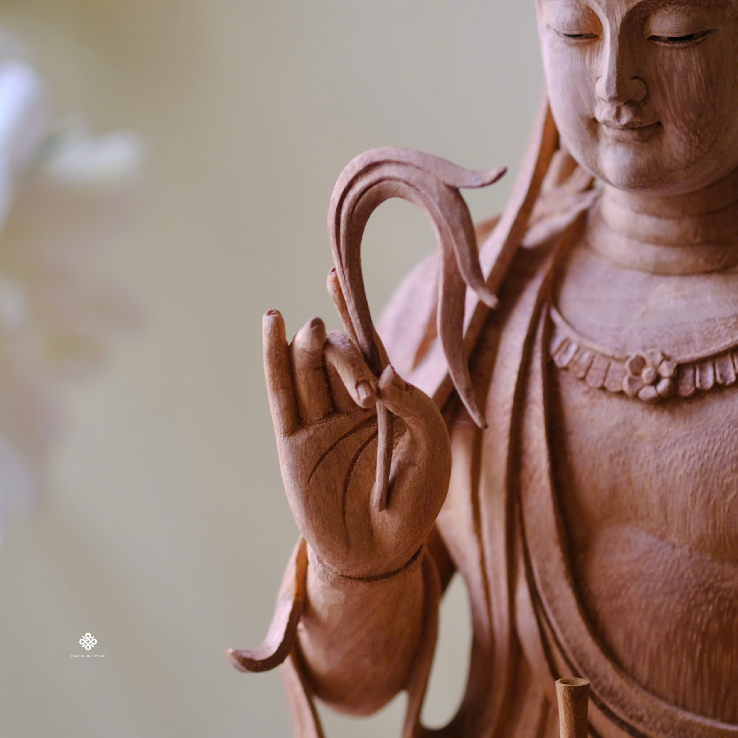 Tượng Quan Âm Bồ Tát gỗ gõ 45cm