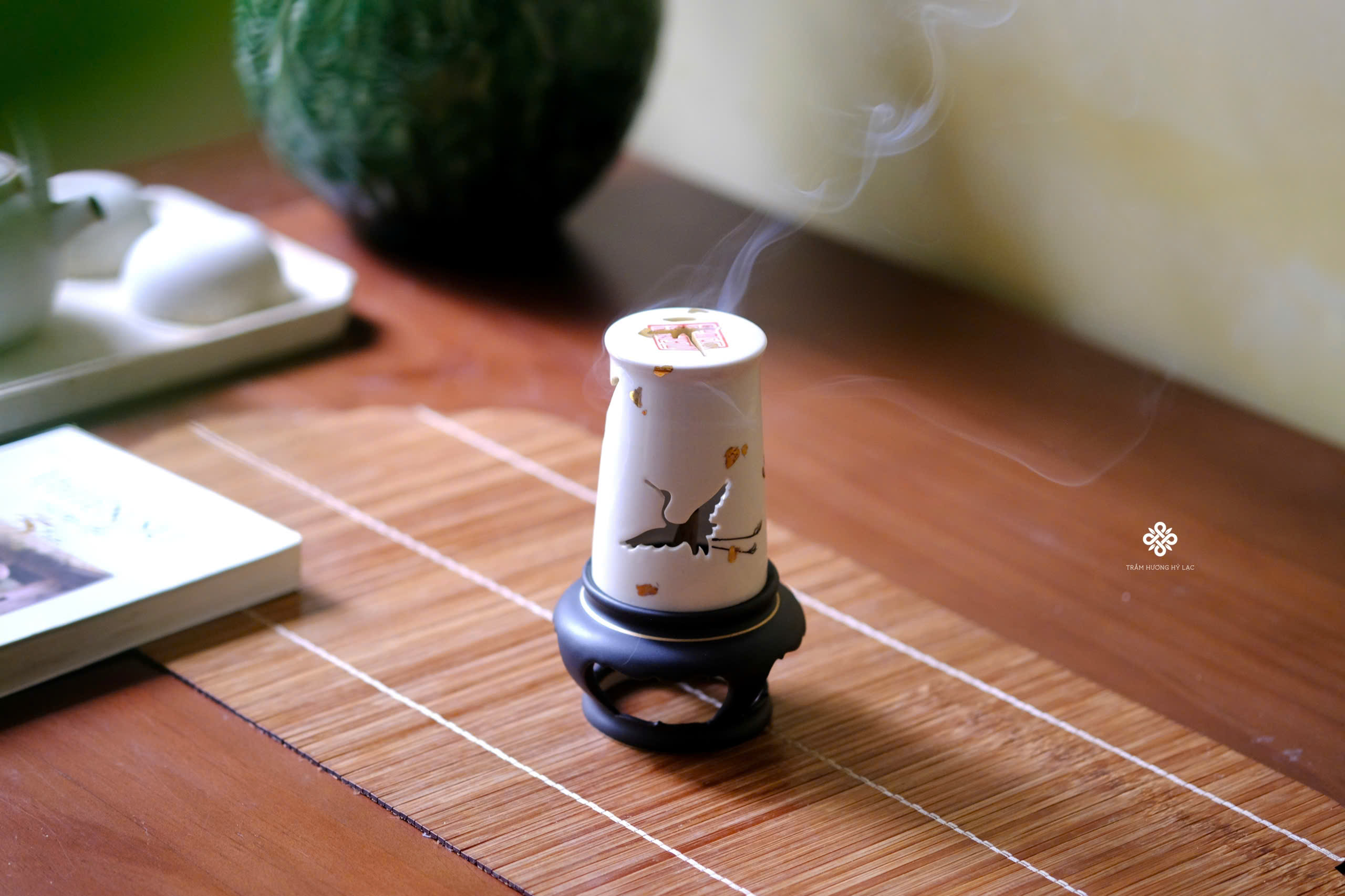 Lư gốm thiền hạc