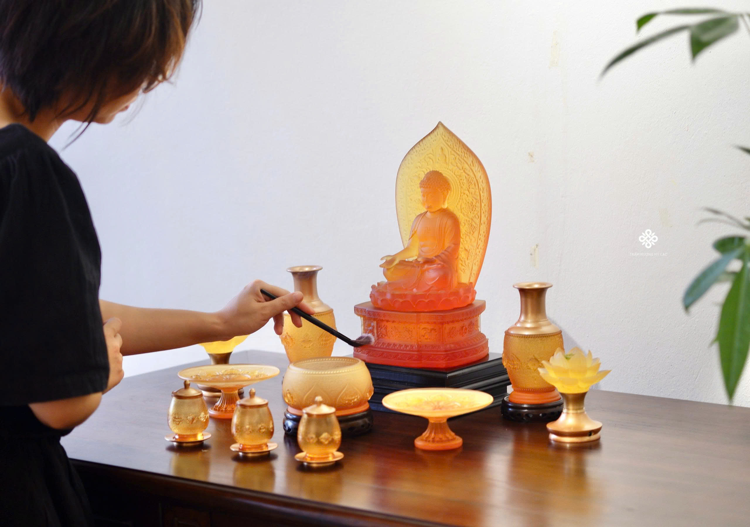 Ban thờ bát bảo cát tường lưu ly vàng