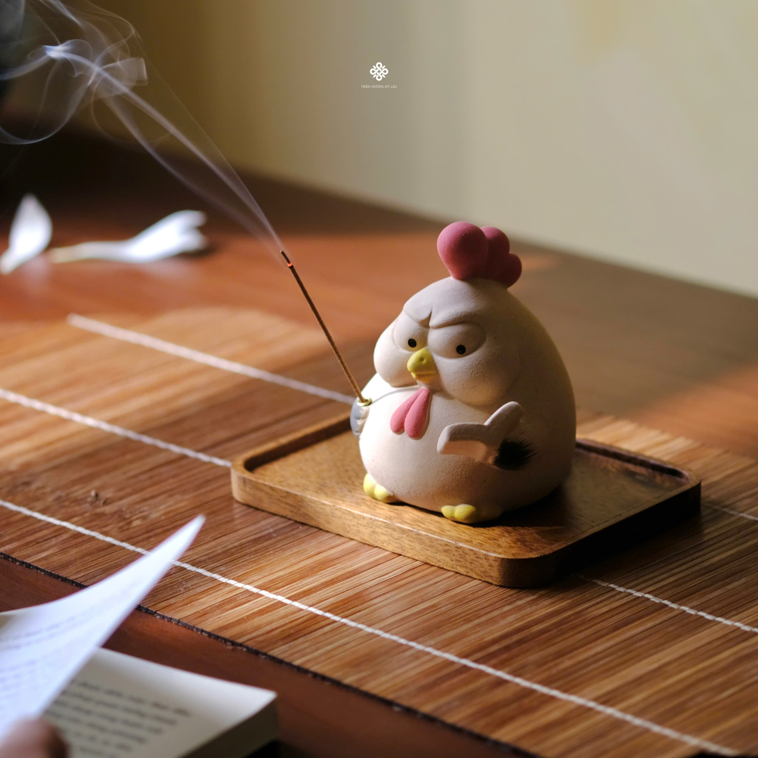 Lư gốm gà quạu đọc sách