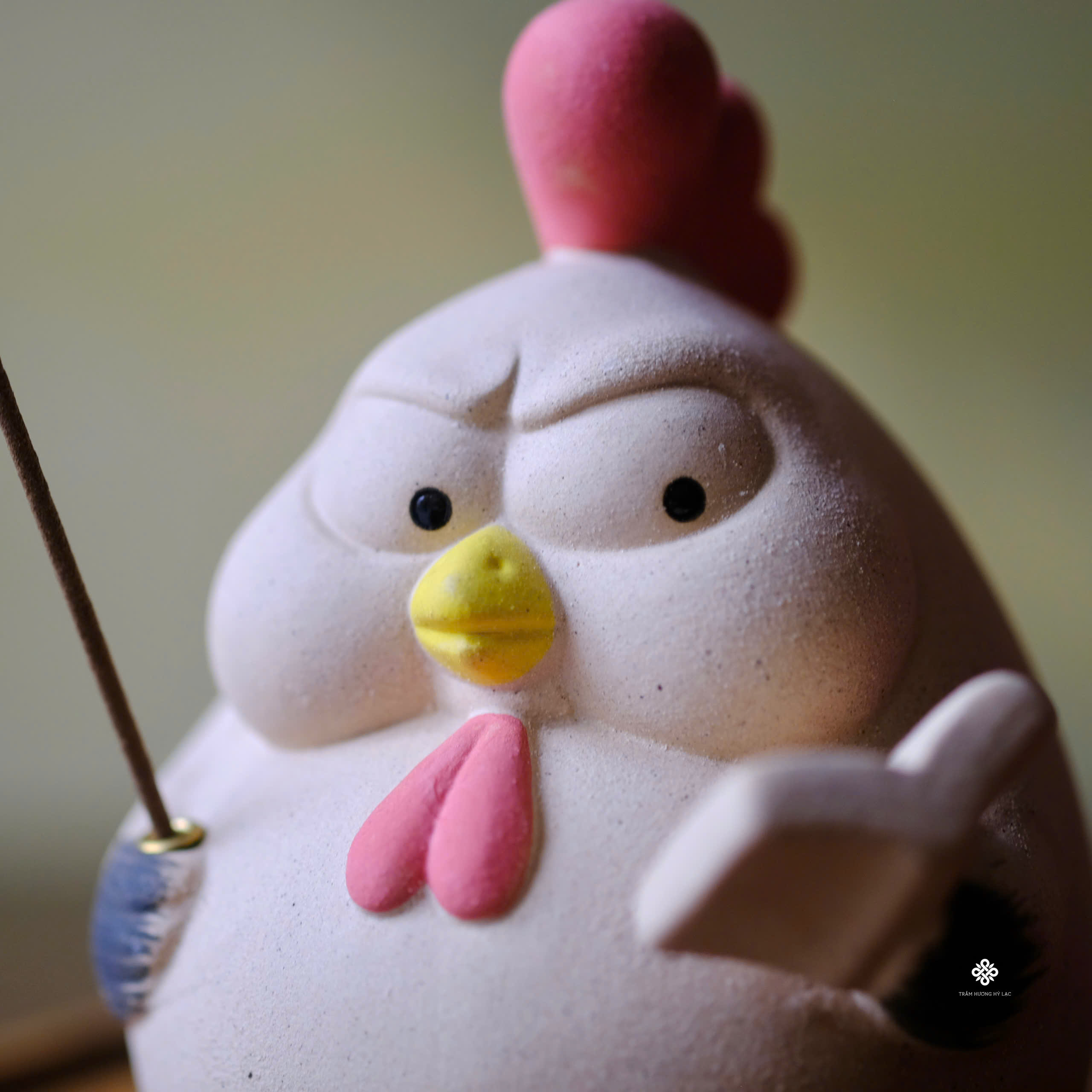 Lư gốm gà quạu đọc sách
