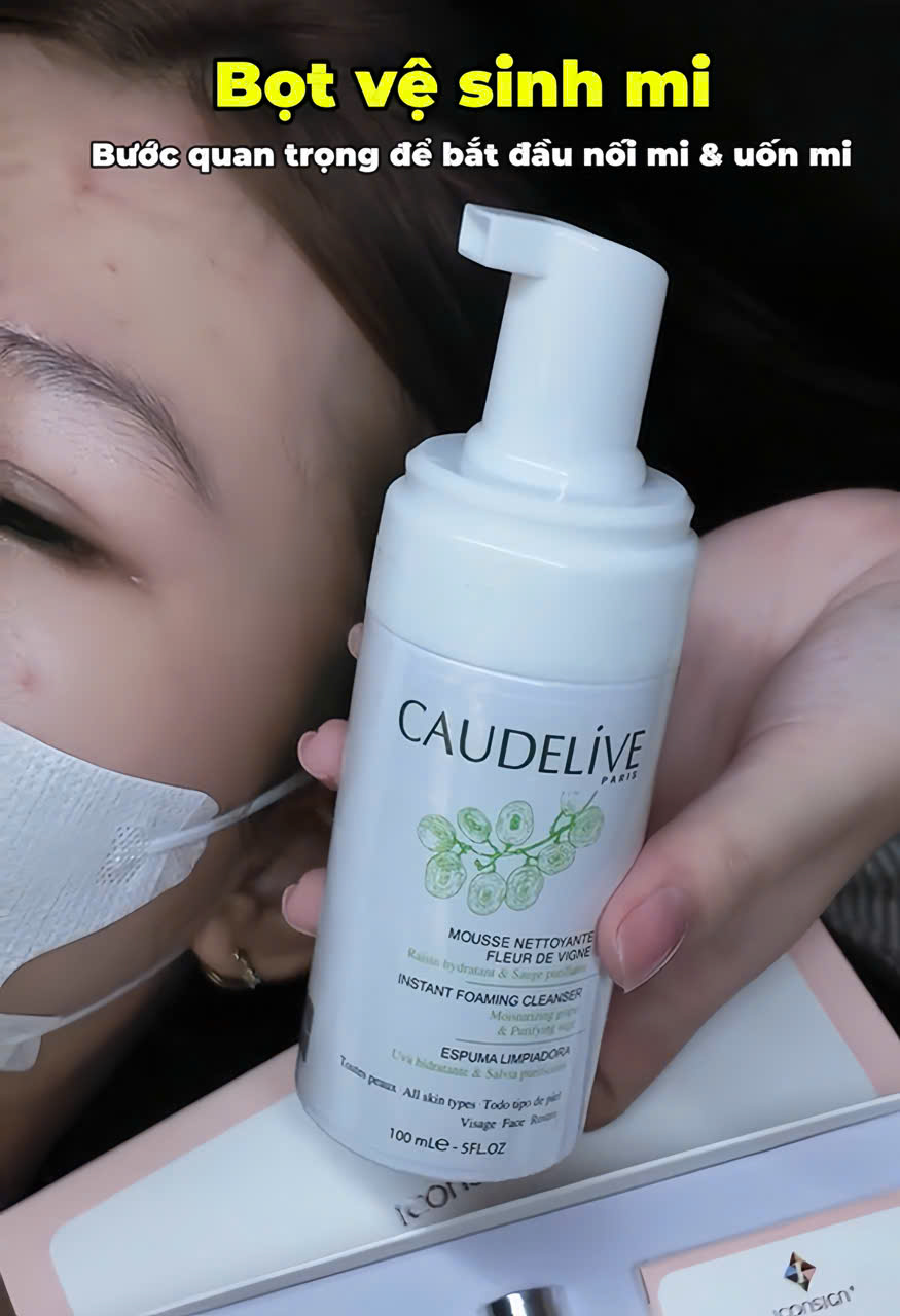 Cách vệ sinh lông mi trước khi nối mi