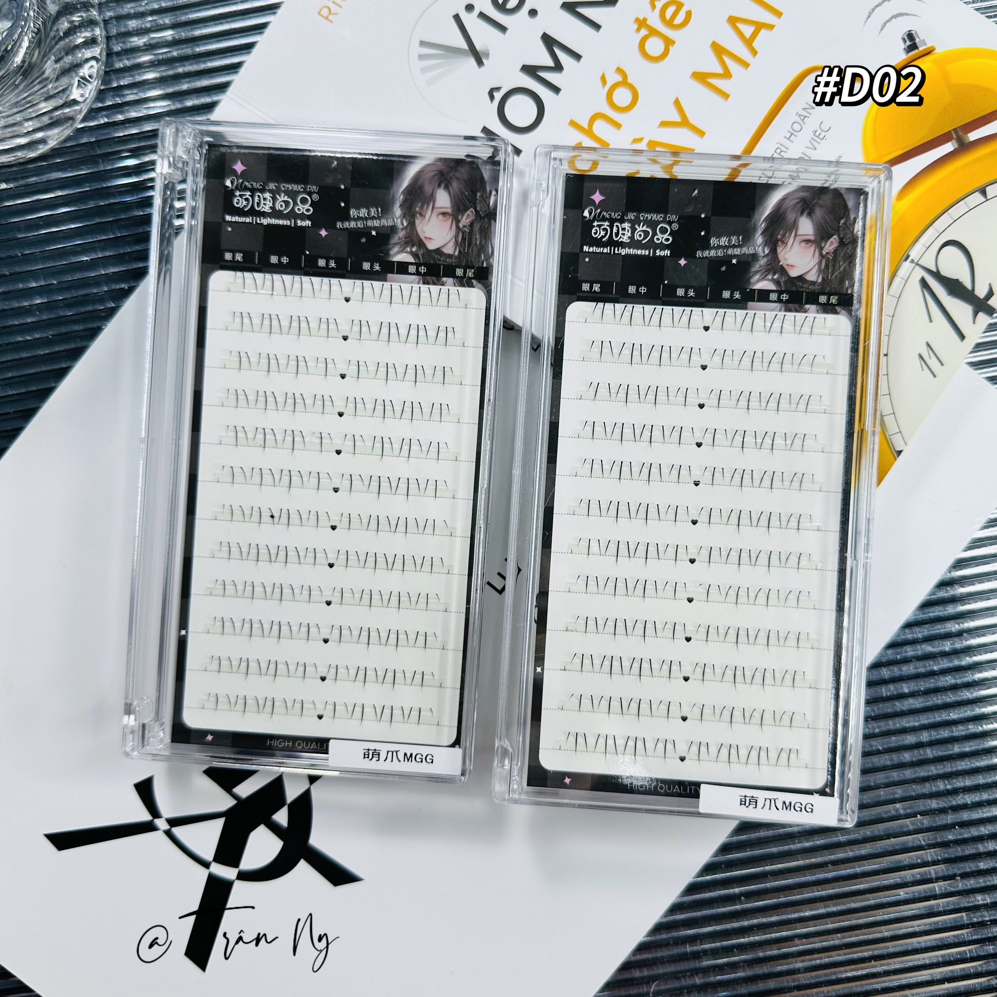 Mi dưới móng vuốt mèo