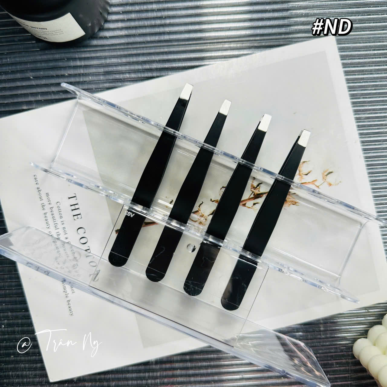 Nhíp nhổ chân mày