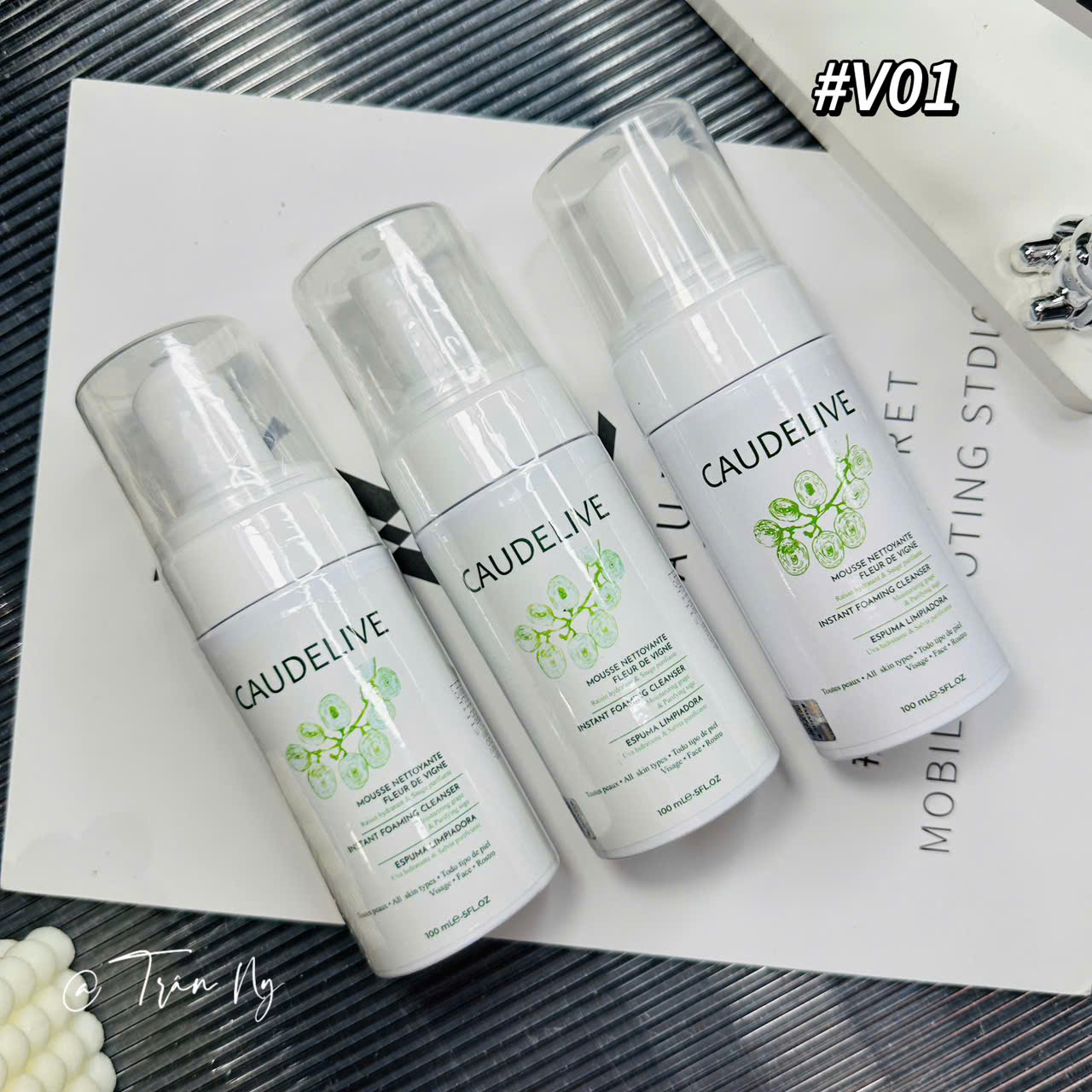 Bọt vệ sinh mi Caudelive