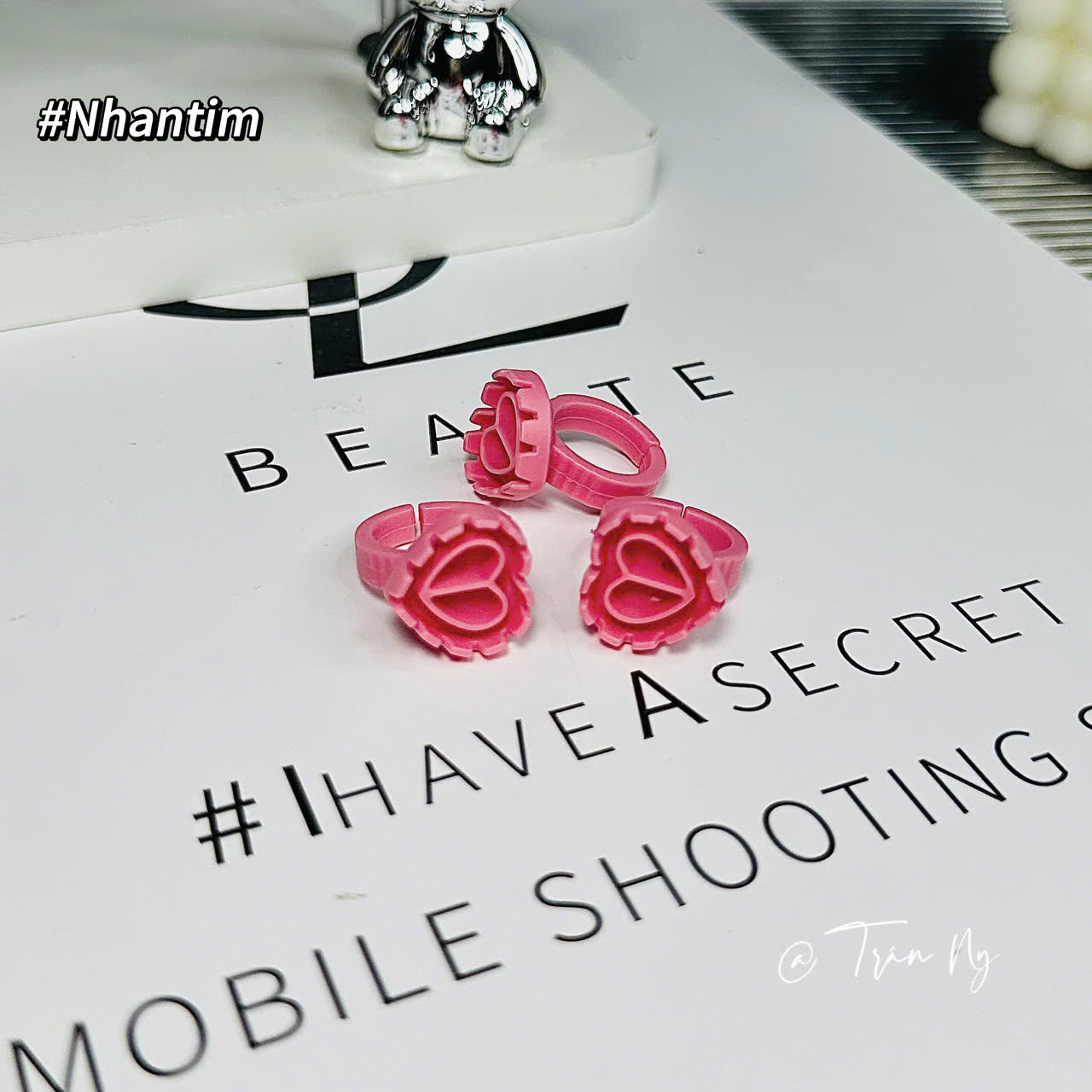 Nhẫn đựng keo trái tim