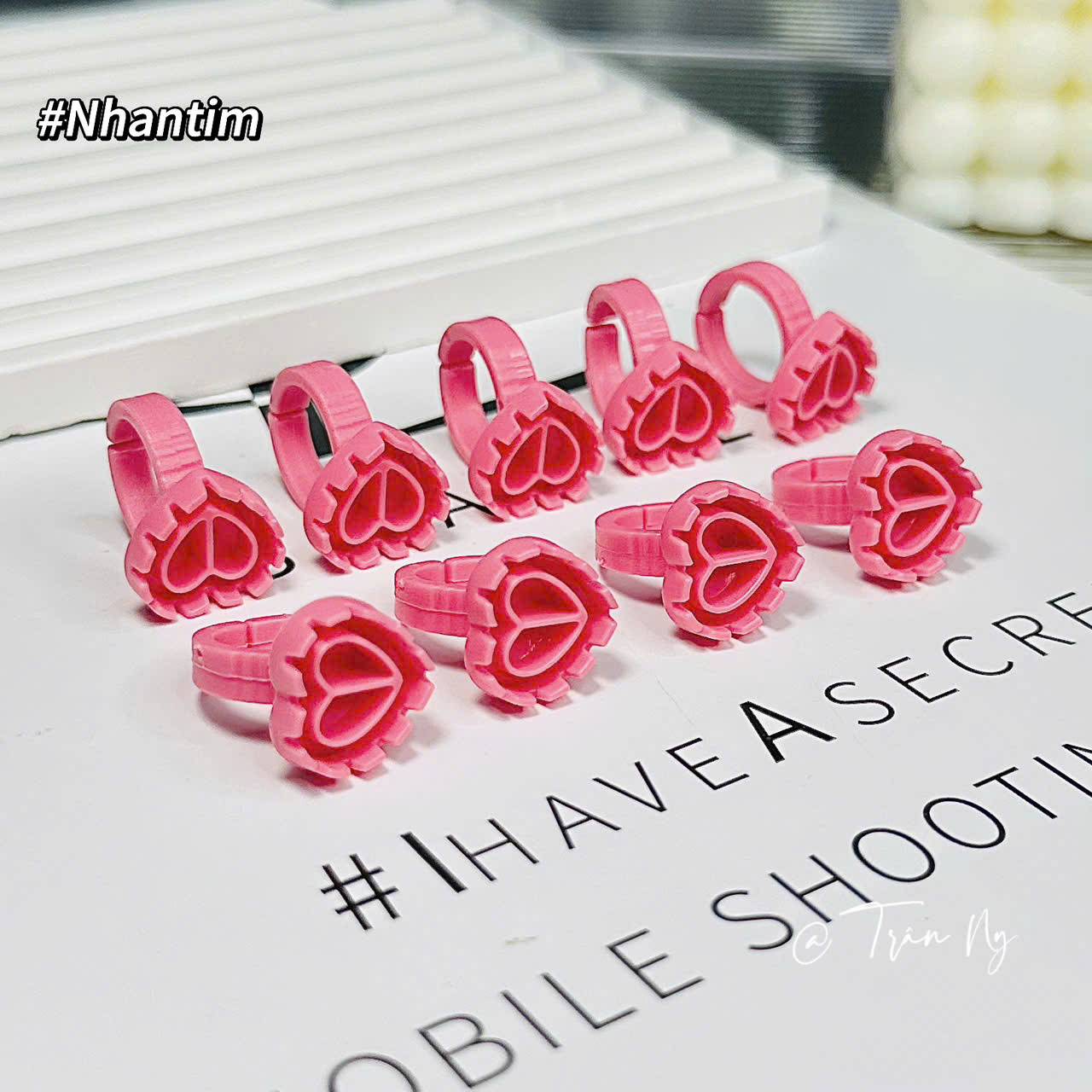 Nhẫn đựng keo trái tim