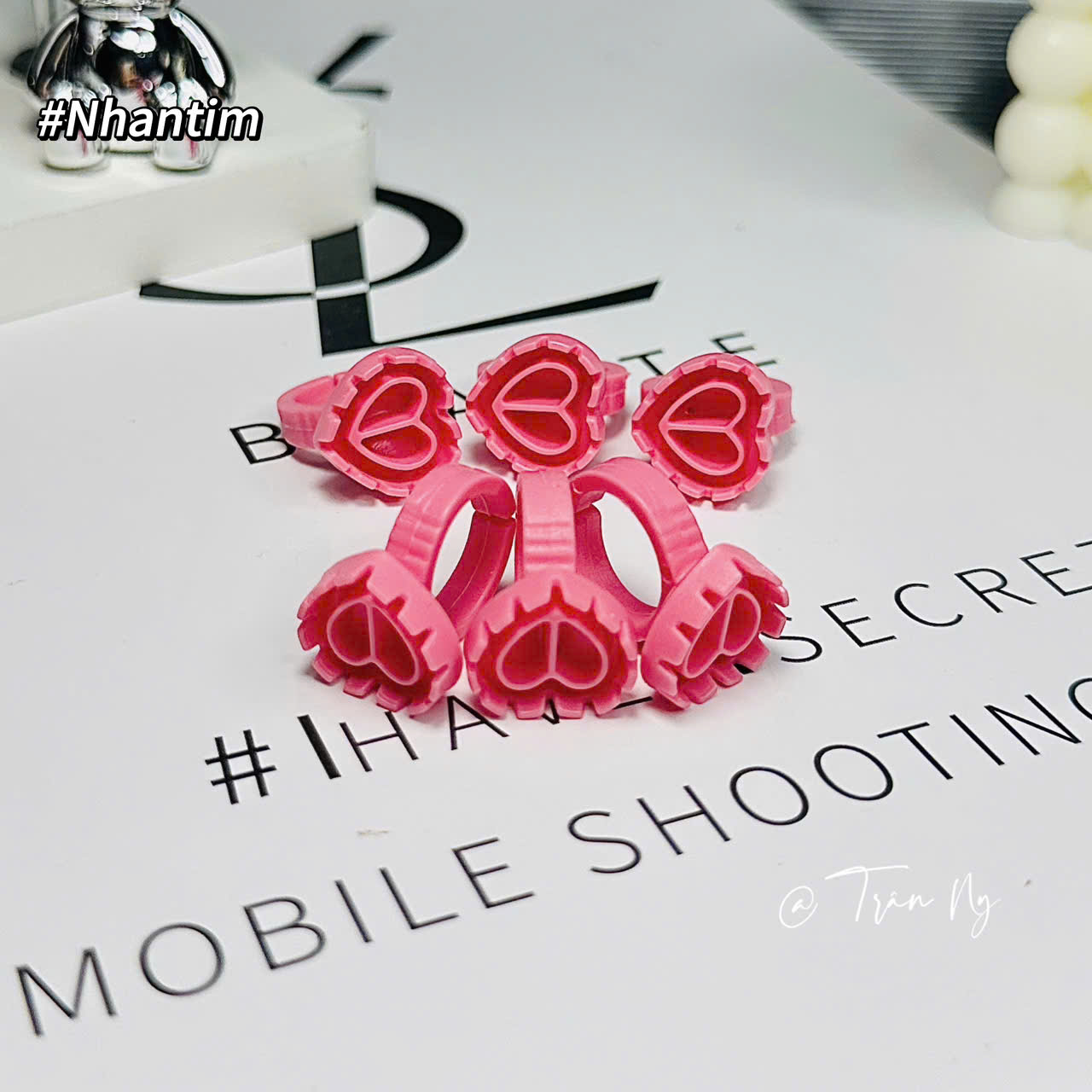 Nhẫn đựng keo trái tim