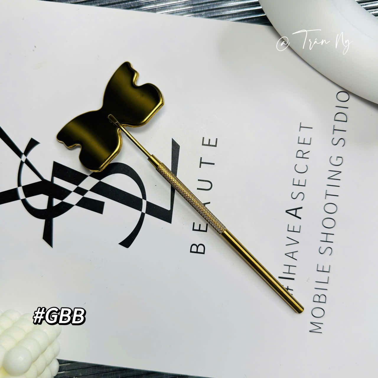 Gương nối mi bươm bướm