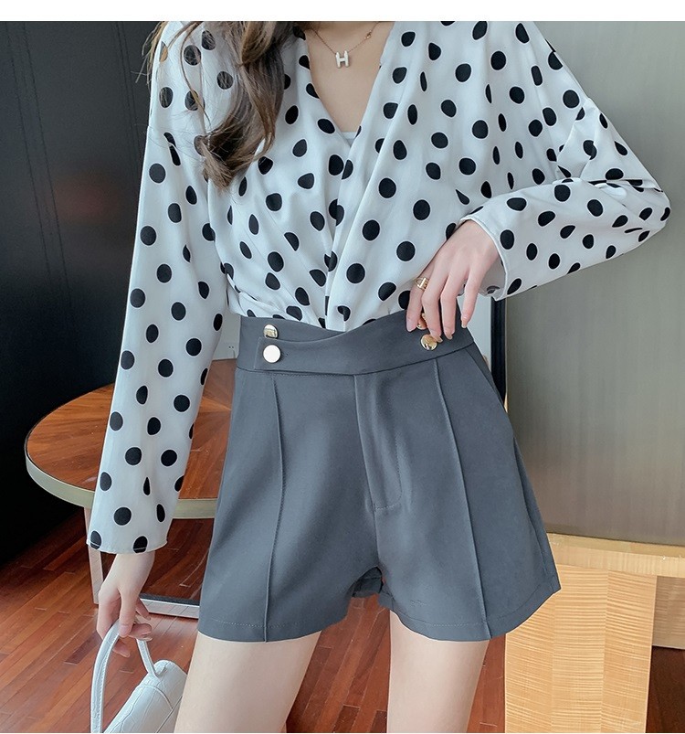 Quần Short Nữ Cạp Cao 4 Cúc Cạp Chéo Cách Điệu