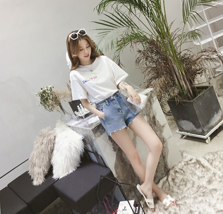 Áo Phông Nữ Cá Tính In Chữ