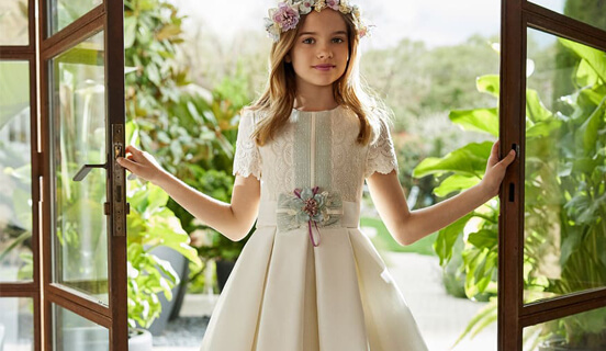 10+ Mẫu váy phù dâu cho bé gái siêu đẹp