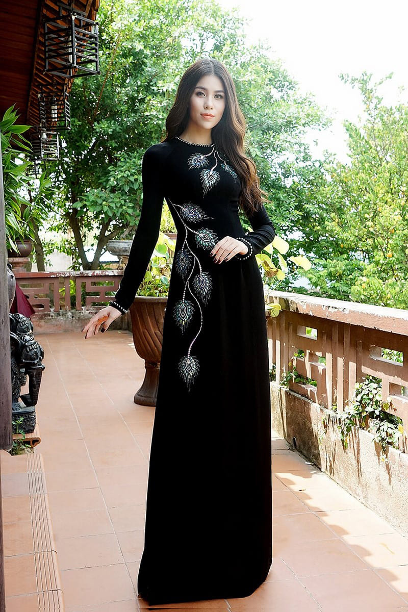 Bạn đã biết đến xu hướng váy cưới màu đen đang được ưa chuộng chưa?